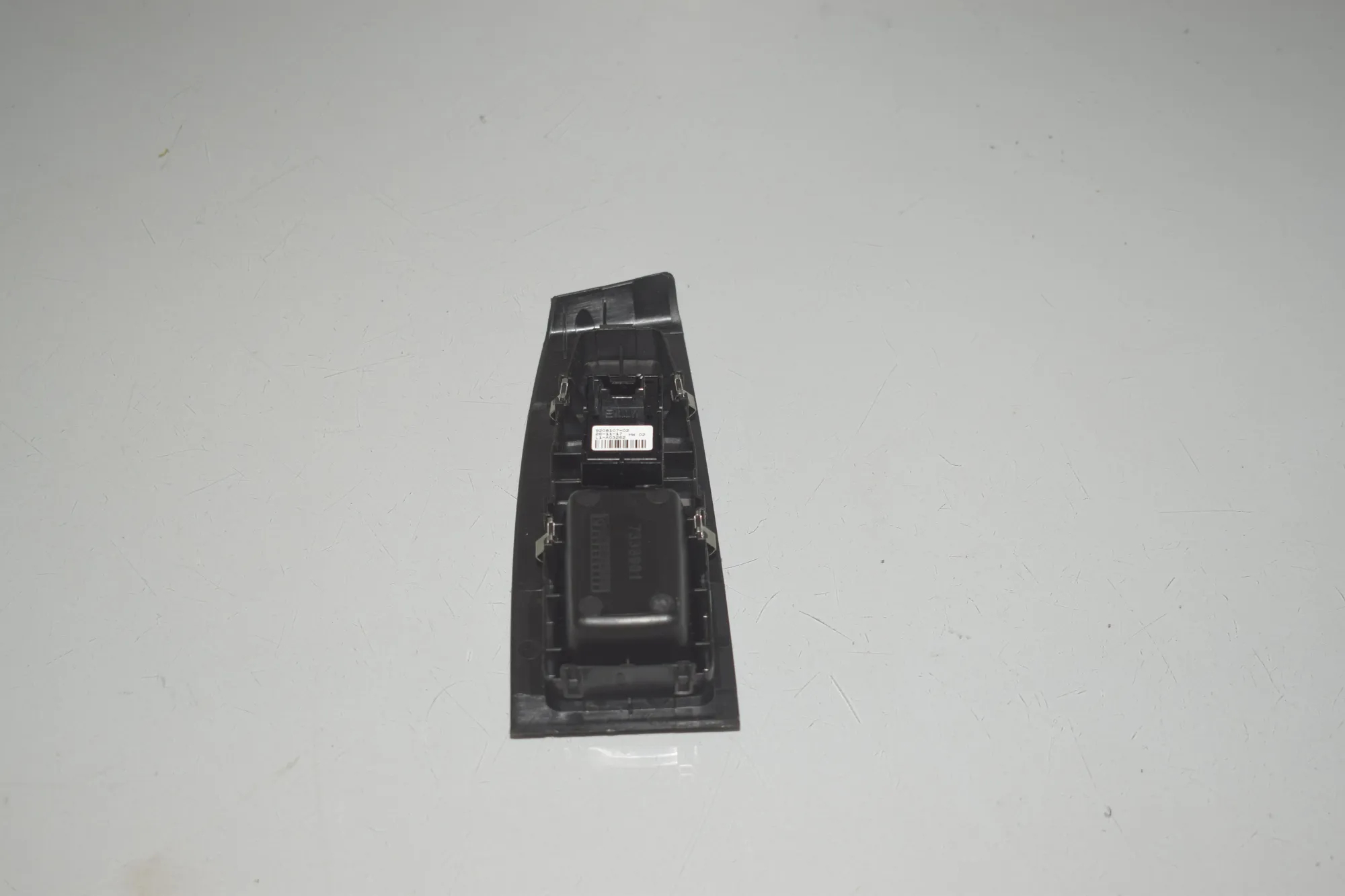 Rear Left Door Window Switch – OEM 9208107 · BMW 2 Gran Tourer (F46) 220 d xDrive 2018 – 3