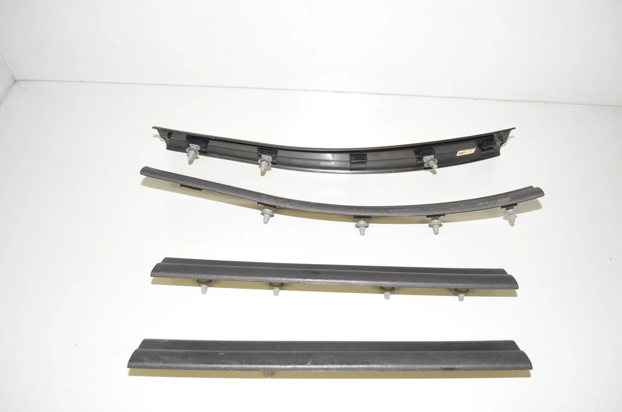 Rear Right Interior Step Trim – OEM 7298839 · BMW 2 Gran Tourer (F46) 220 d xDrive 2018 – 2