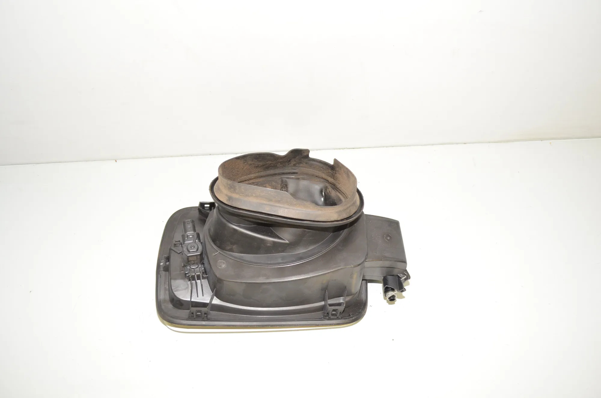 Fuel Tank Flap Cap – OEM 7332361 · BMW 2 Gran Tourer (F46) 220 d xDrive 2018 – 4