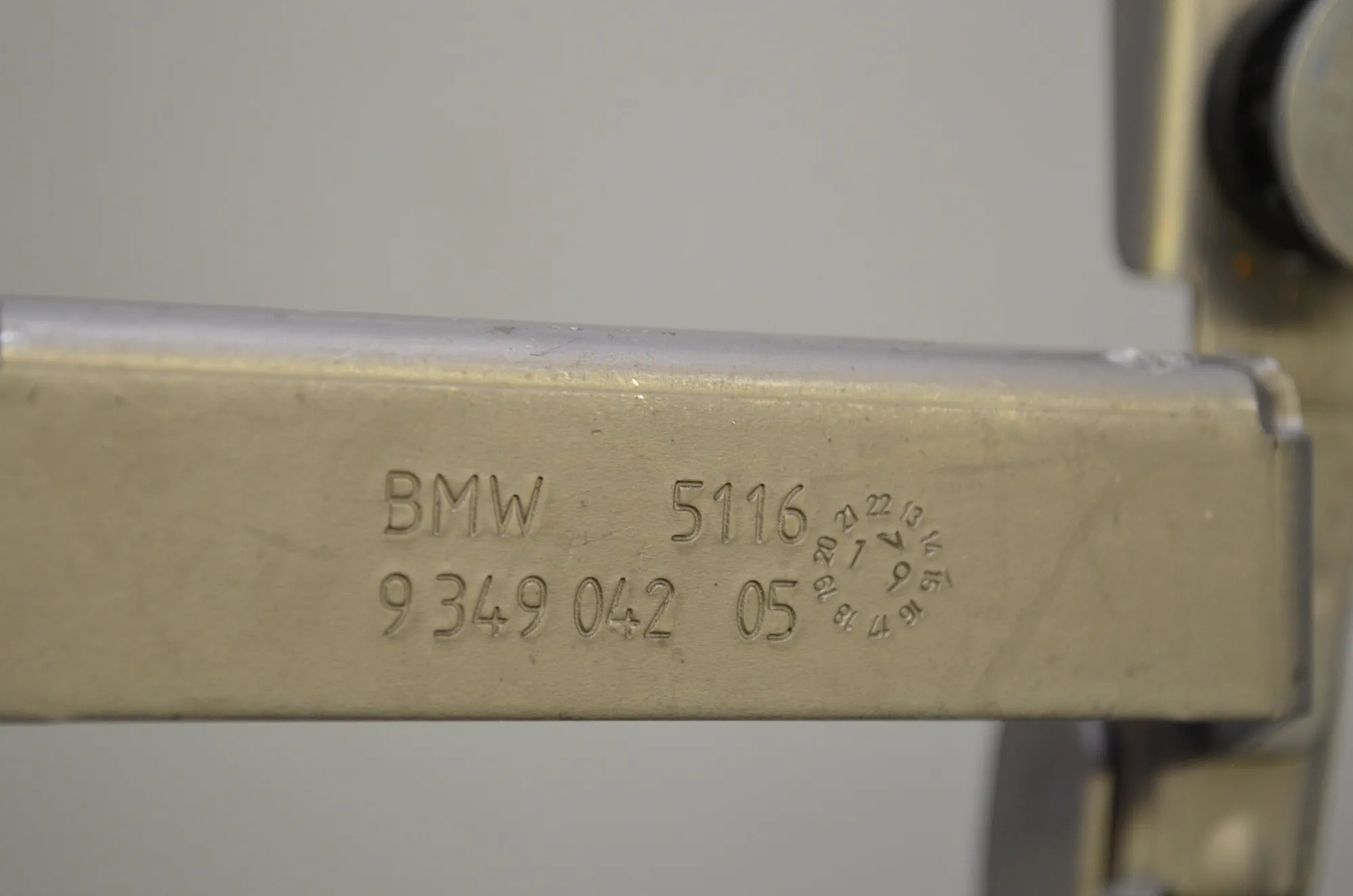 Bracket – OEM 9349042 · BMW 5 Touring (G31) (2017 - -) 520 d 2019 – 5