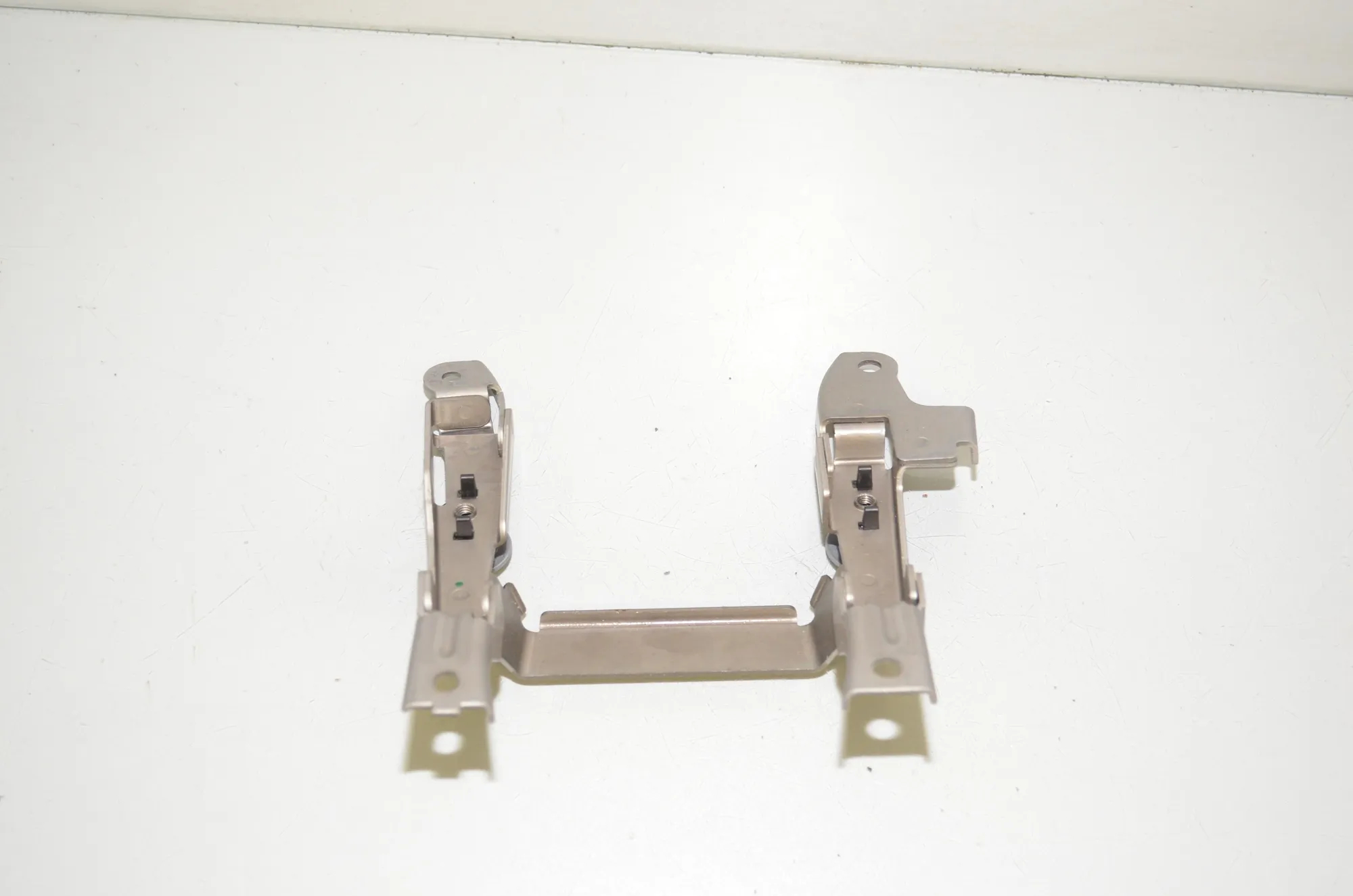 Bracket – OEM 9349042 · BMW 5 Touring (G31) (2017 - -) 520 d 2019 – 3