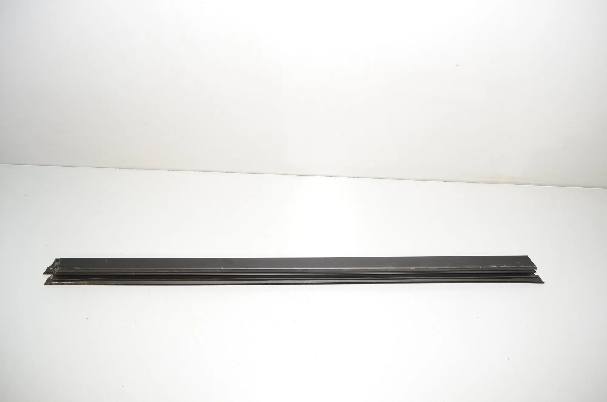 Front Left Door Window Strip – OEM 7336959 · BMW 5 Touring (G31) (2017 - -) 520 d 2019 – 4