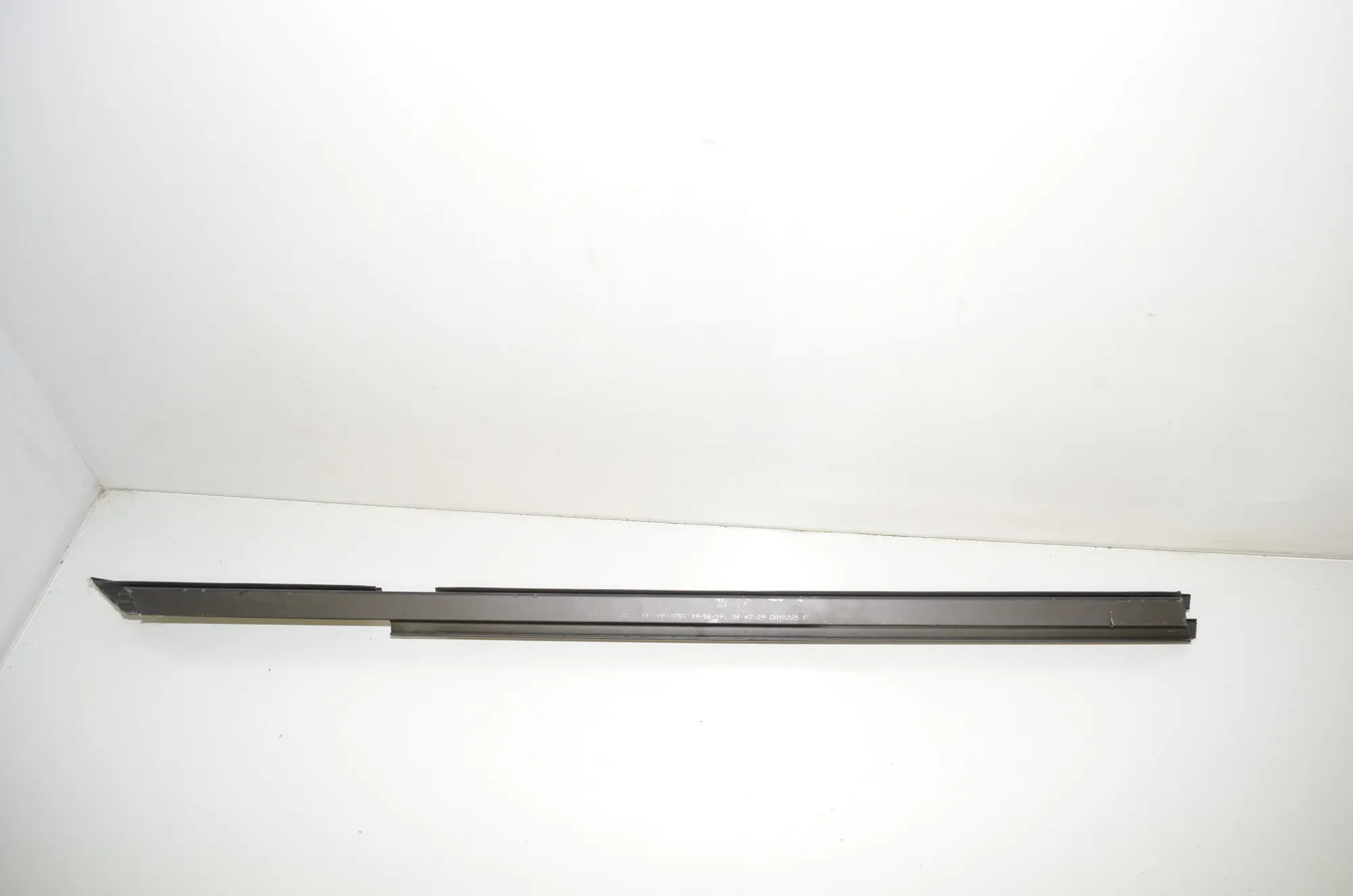 Rear Left Door Window Strip – OEM 7336983 · BMW 5 Touring (G31) (2017 - -) 520 d 2019 – 4