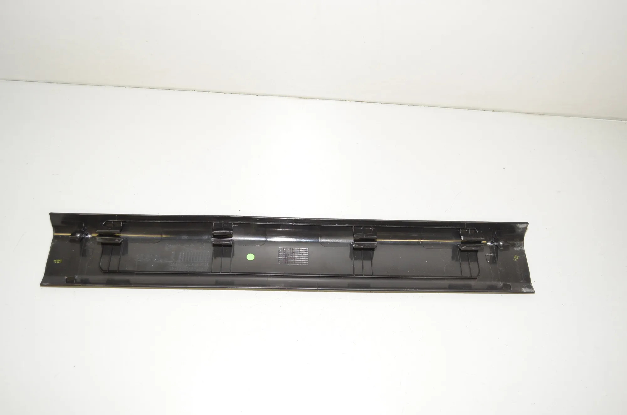 Front Left Interior Step Trim – OEM 7375729 · BMW 5 Touring (G31) (2017 - -) 520 d 2019 – 4