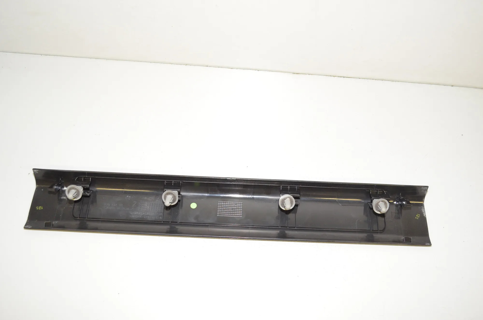 Front Right Interior Step Trim – OEM 7375729 · BMW 5 Touring (G31) (2017 - -) 520 d 2019 – 3