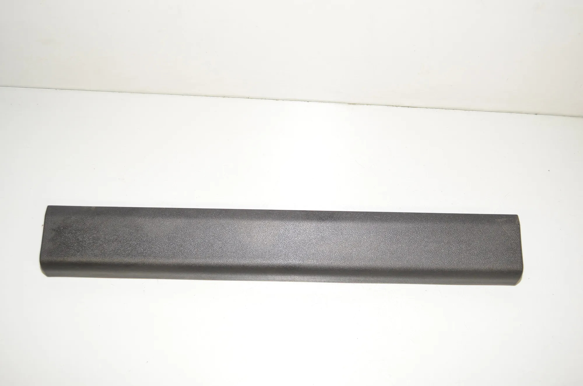 Front Right Interior Step Trim – OEM 7375729 · BMW 5 Touring (G31) (2017 - -) 520 d 2019 – 2