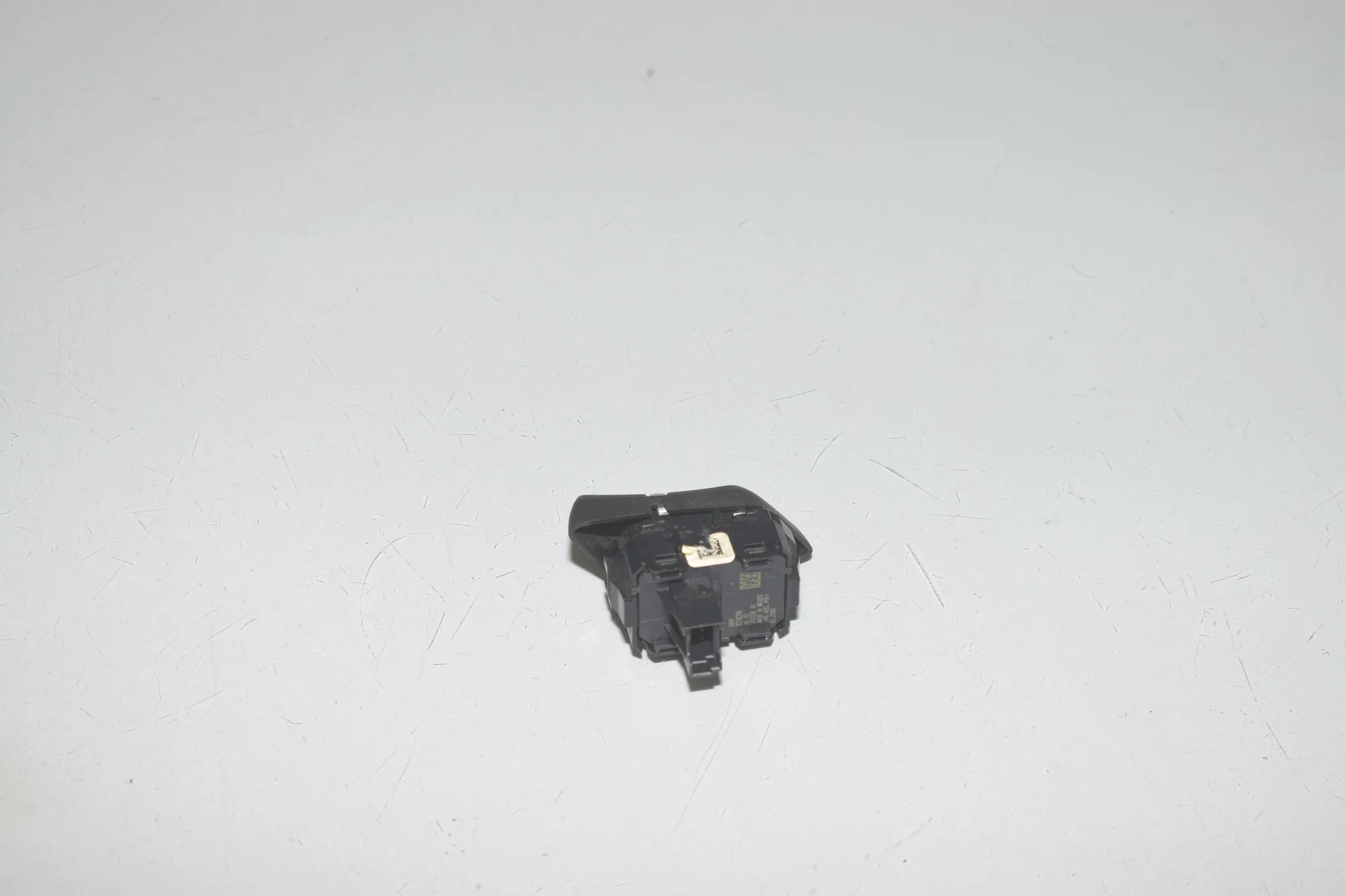 Door unlock/lock buttons – OEM 9258296 · BMW X6 (F16, F86) BMW X6 (F16, F86) xDrive 30 d 2020 – 3