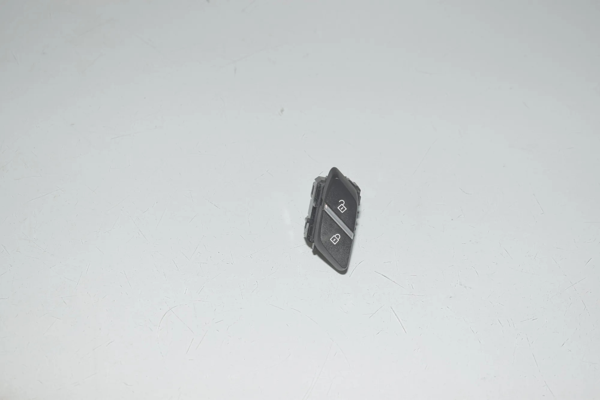 Door unlock/lock buttons – OEM 9258296 · BMW X6 (F16, F86) BMW X6 (F16, F86) xDrive 30 d 2020