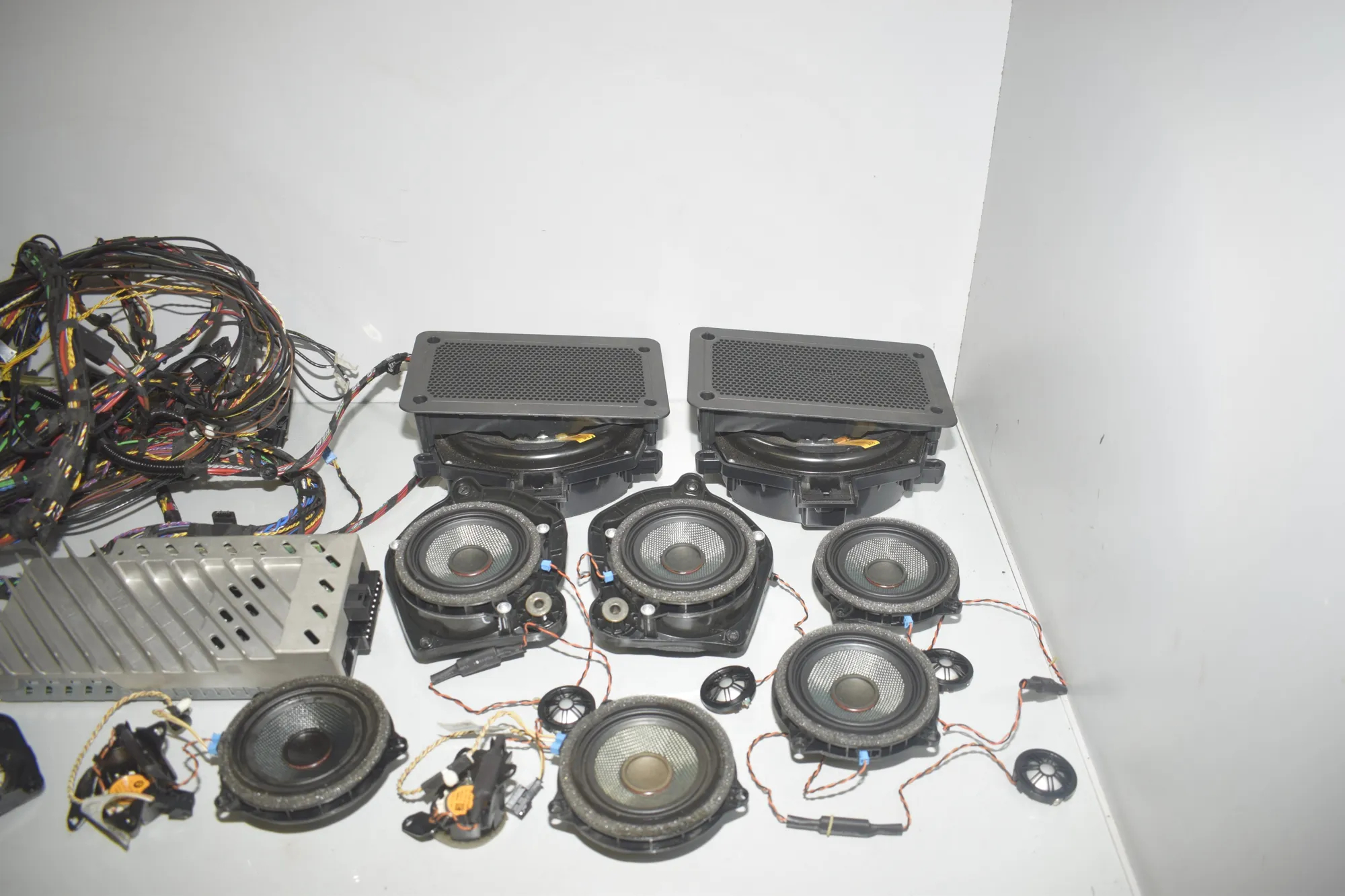 Sound Audio System Set – OEM 9393182 · BMW X4 (F26) xDrive 30 d 2017 – 2