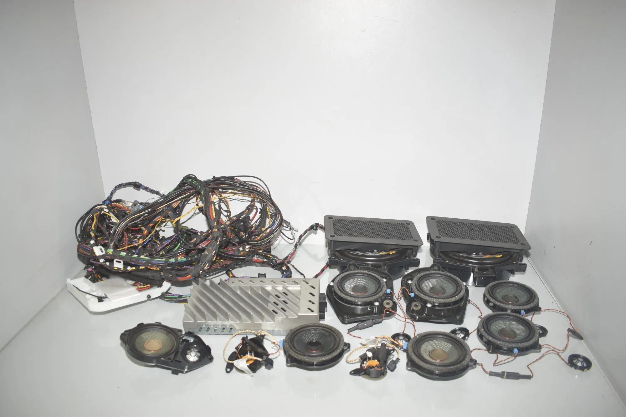 Sound Audio System Set – OEM 9393182 · BMW X4 (F26) xDrive 30 d 2017 – 4