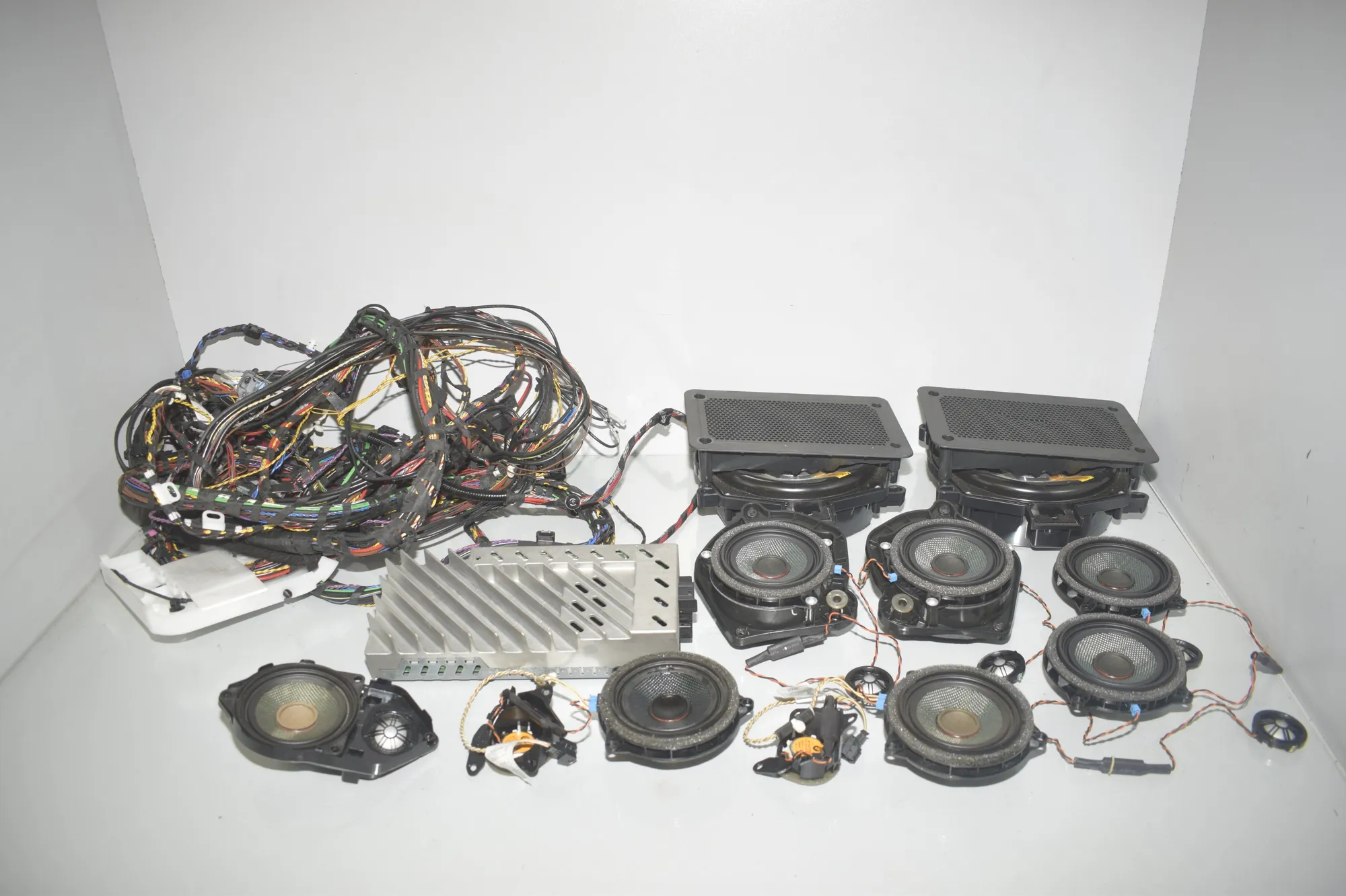 Sound Audio System Set – OEM 9393182 · BMW X4 (F26) xDrive 30 d 2017