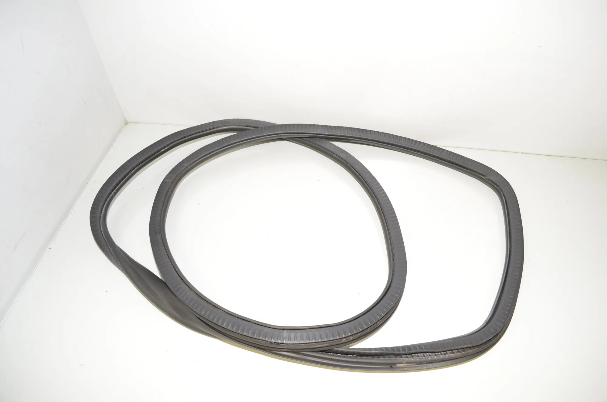 Rear Left Door Seal Rubber – OEM 7468733 · BMW 5 Touring (G31) (2017 - -) 520 d 2019 – 4