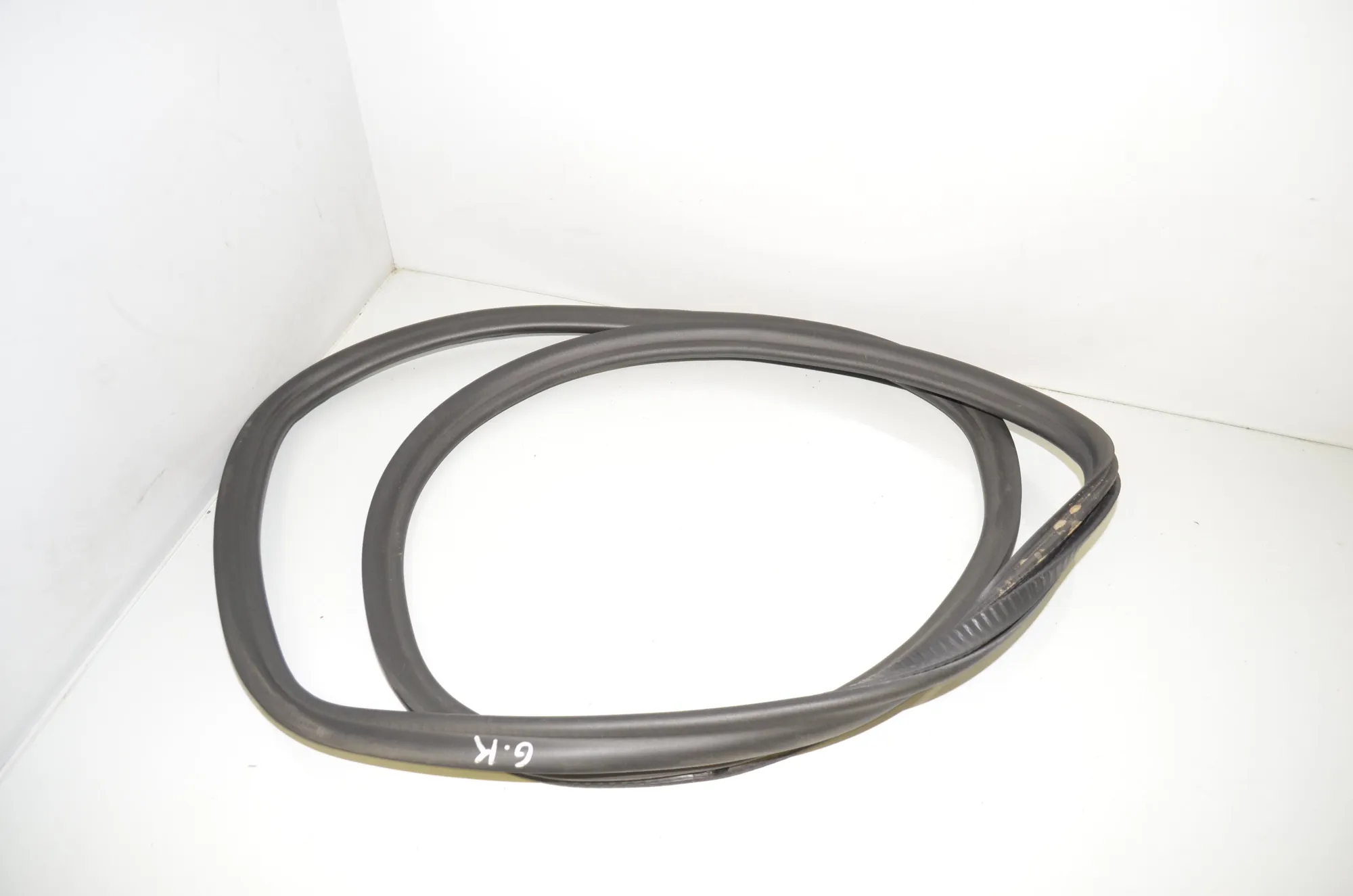Rear Left Door Seal Rubber – OEM 7468733 · BMW 5 Touring (G31) (2017 - -) 520 d 2019 – 2