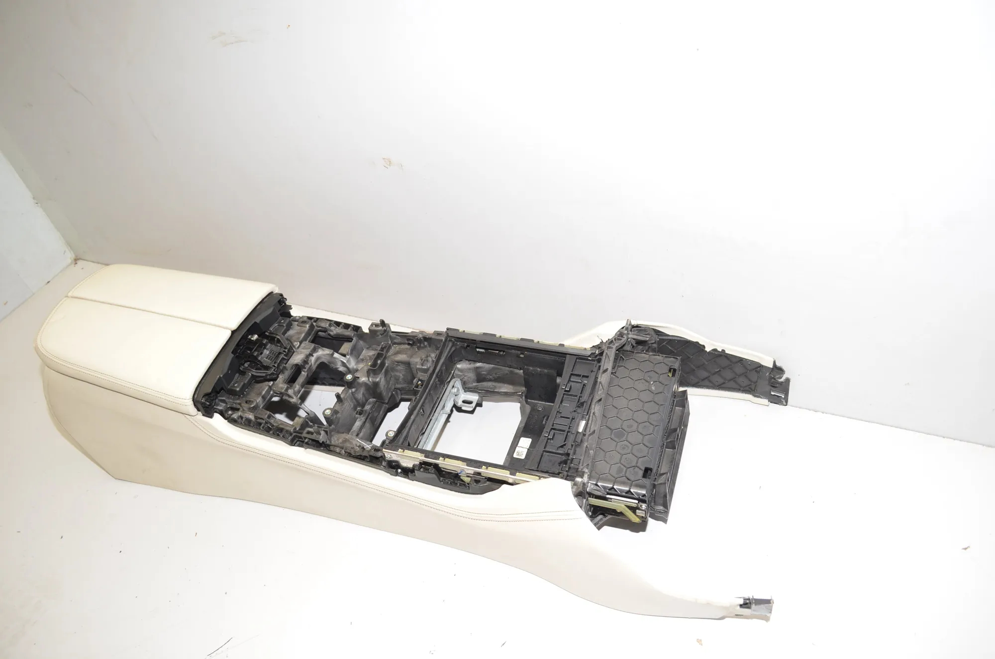 Center Console · BMW 7 (G11, G12) BMW 7 (G11, G12) 730 d 2017 – 4