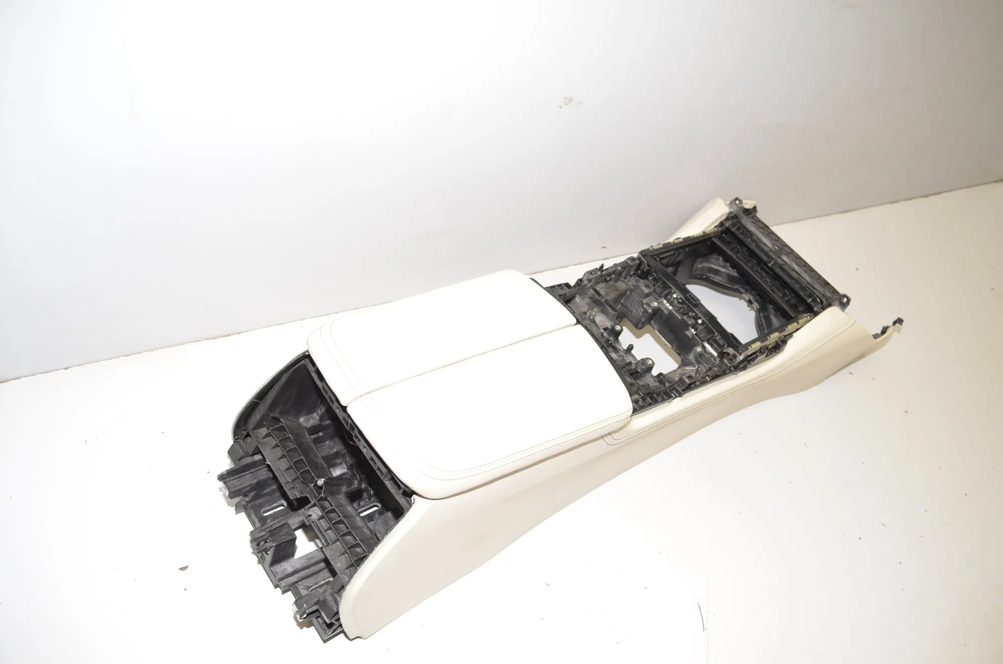 Center Console · BMW 7 (G11, G12) BMW 7 (G11, G12) 730 d 2017 – 3