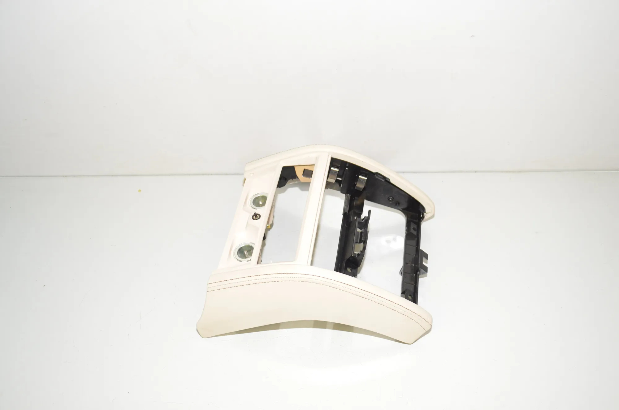 Center Console Trim – OEM 9302186 · BMW 7 (G11, G12) BMW 7 (G11, G12) 730 d 2016 – 3