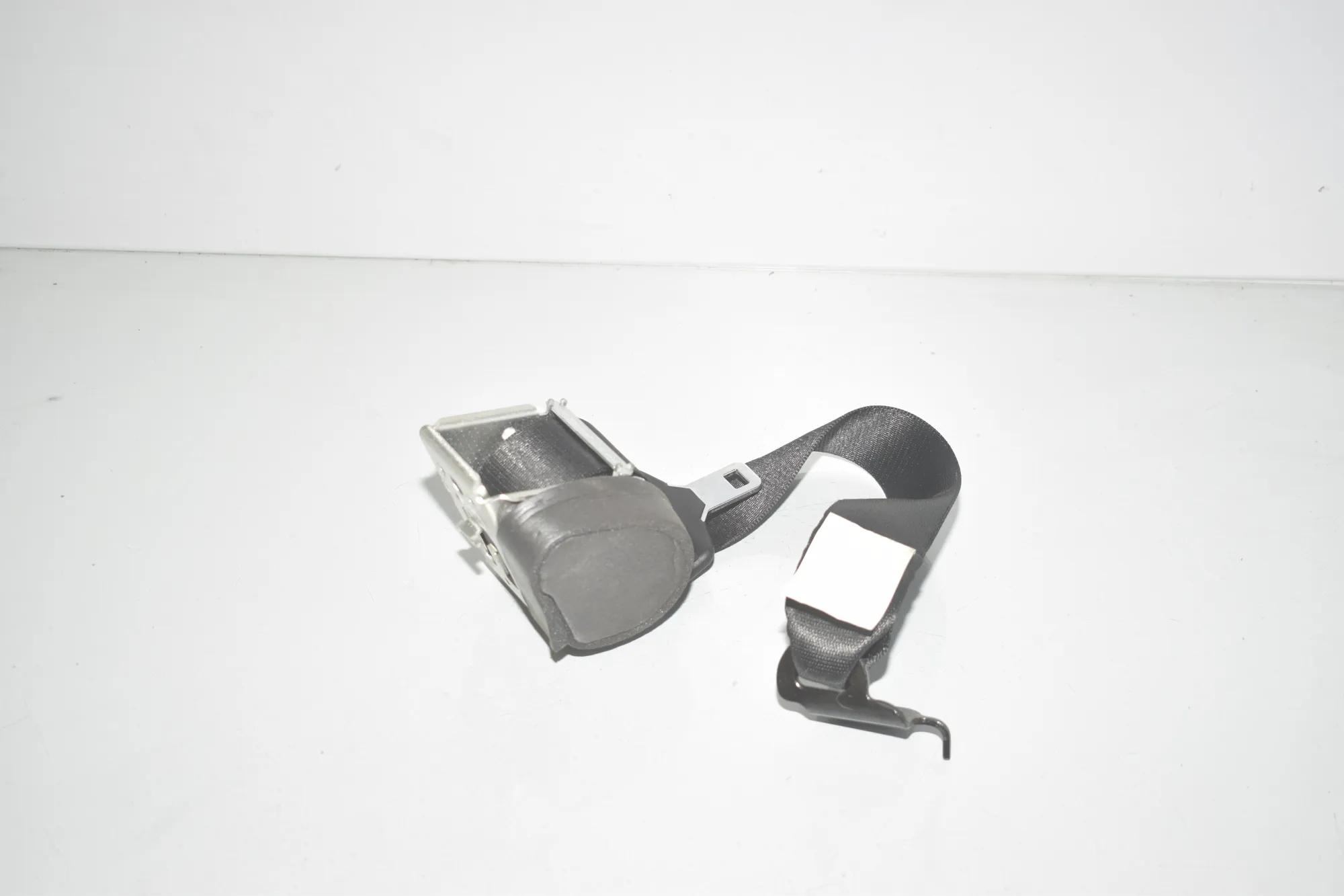 Rear Left Seatbelt – OEM 7258445 · BMW X4 (F26) xDrive 30 d 2017