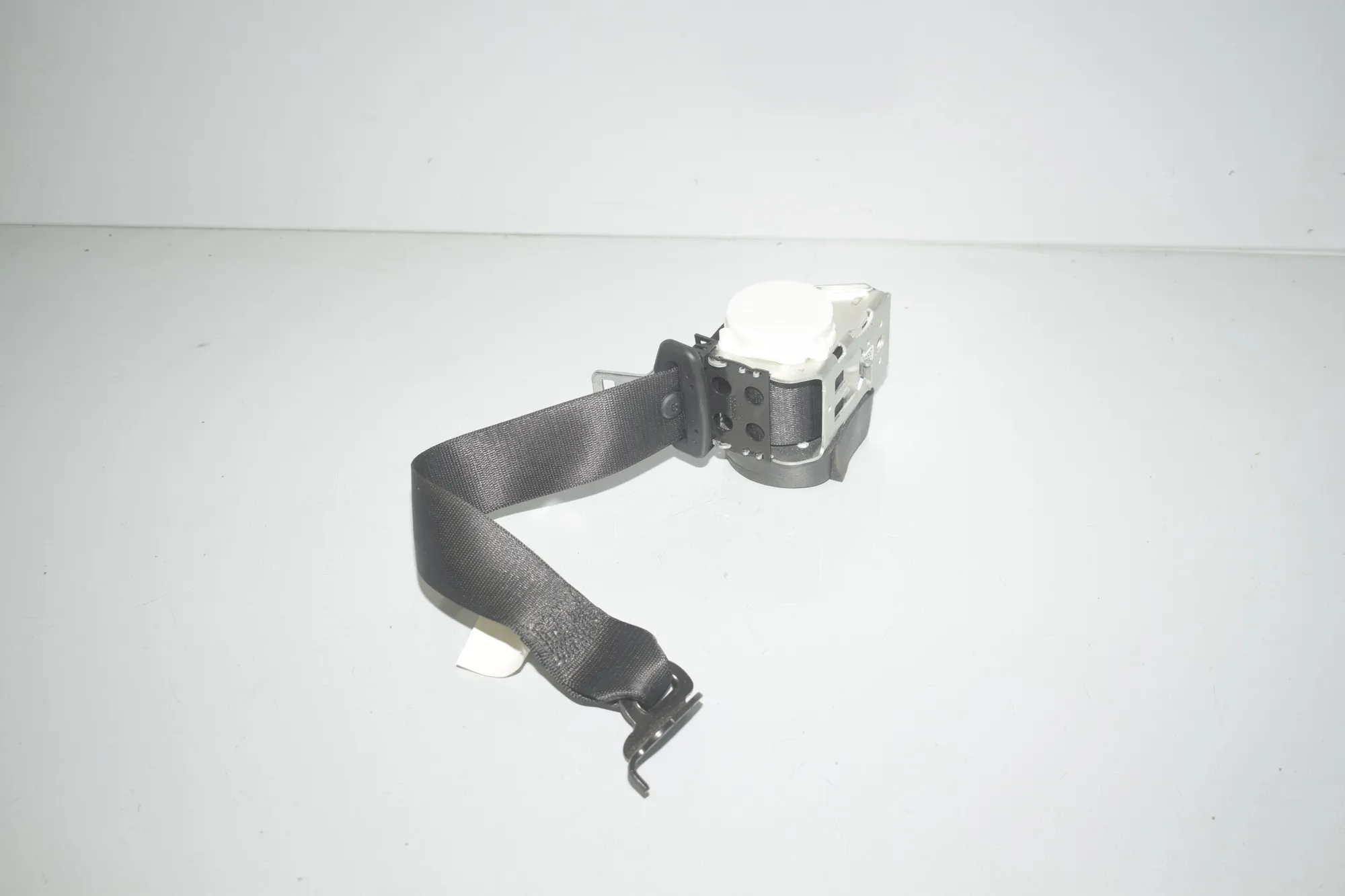 Rear Left Seatbelt – OEM 7258445 · BMW X4 (F26) xDrive 30 d 2017 – 3