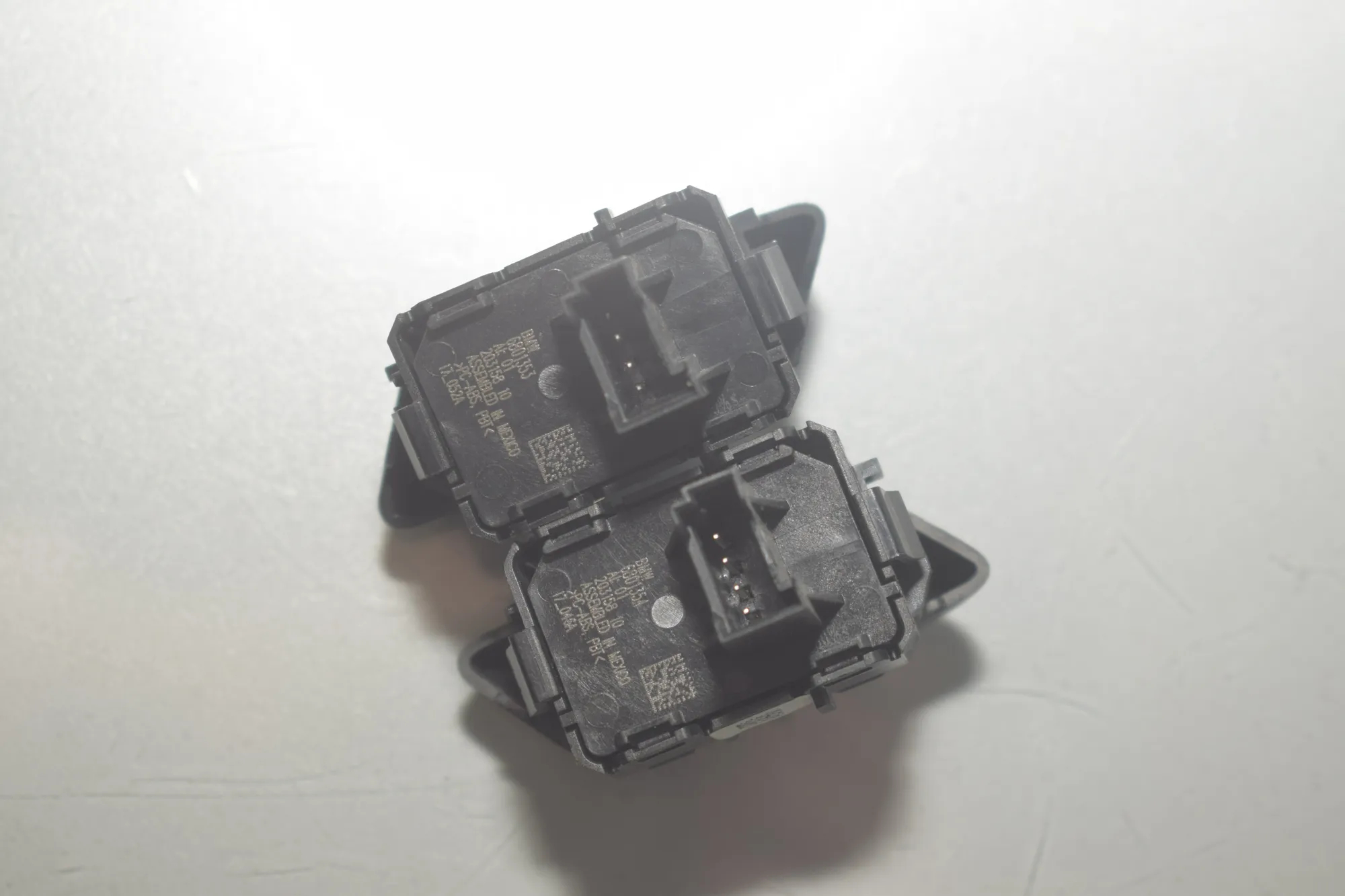 Door unlock/lock buttons – OEM 6801353 · BMW X4 (F26) xDrive 30 d 2017 – 4