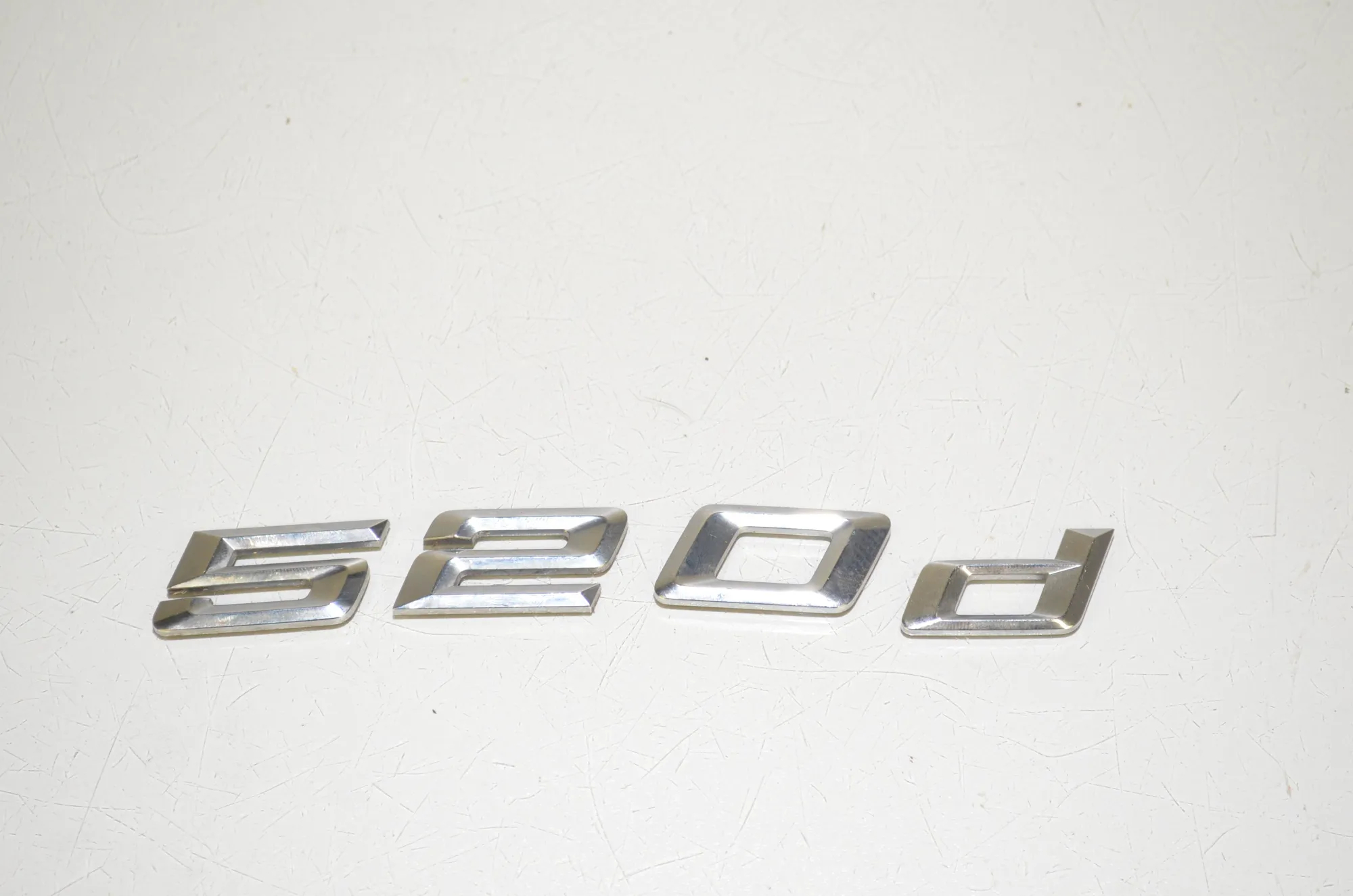 Car Manufacturer Badge Emblem – OEM 7418516 · BMW 5 Touring (G31) (2017 - -) 520 d 2019 – 2