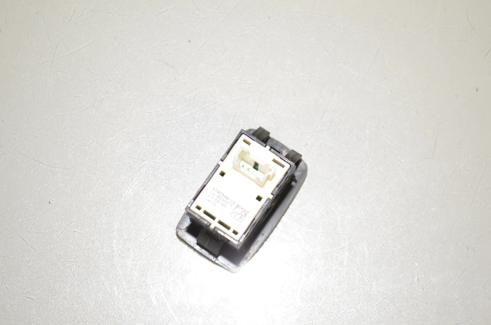 Switches – OEM 9393349 · BMW 5 Touring (G31) (2017 - -) 520 d 2019 – 5