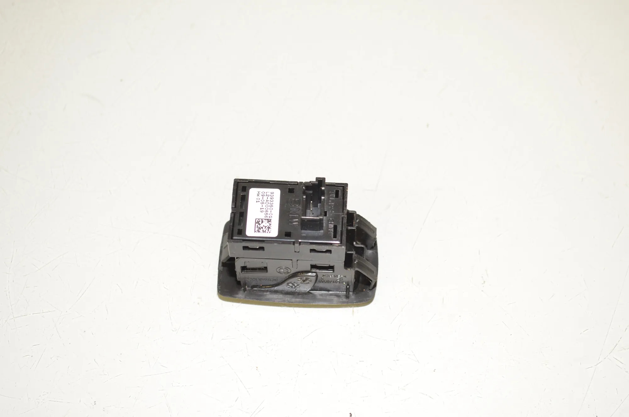 Switches – OEM 9393350 · BMW 5 Touring (G31) (2017 - -) 520 d 2019 – 4