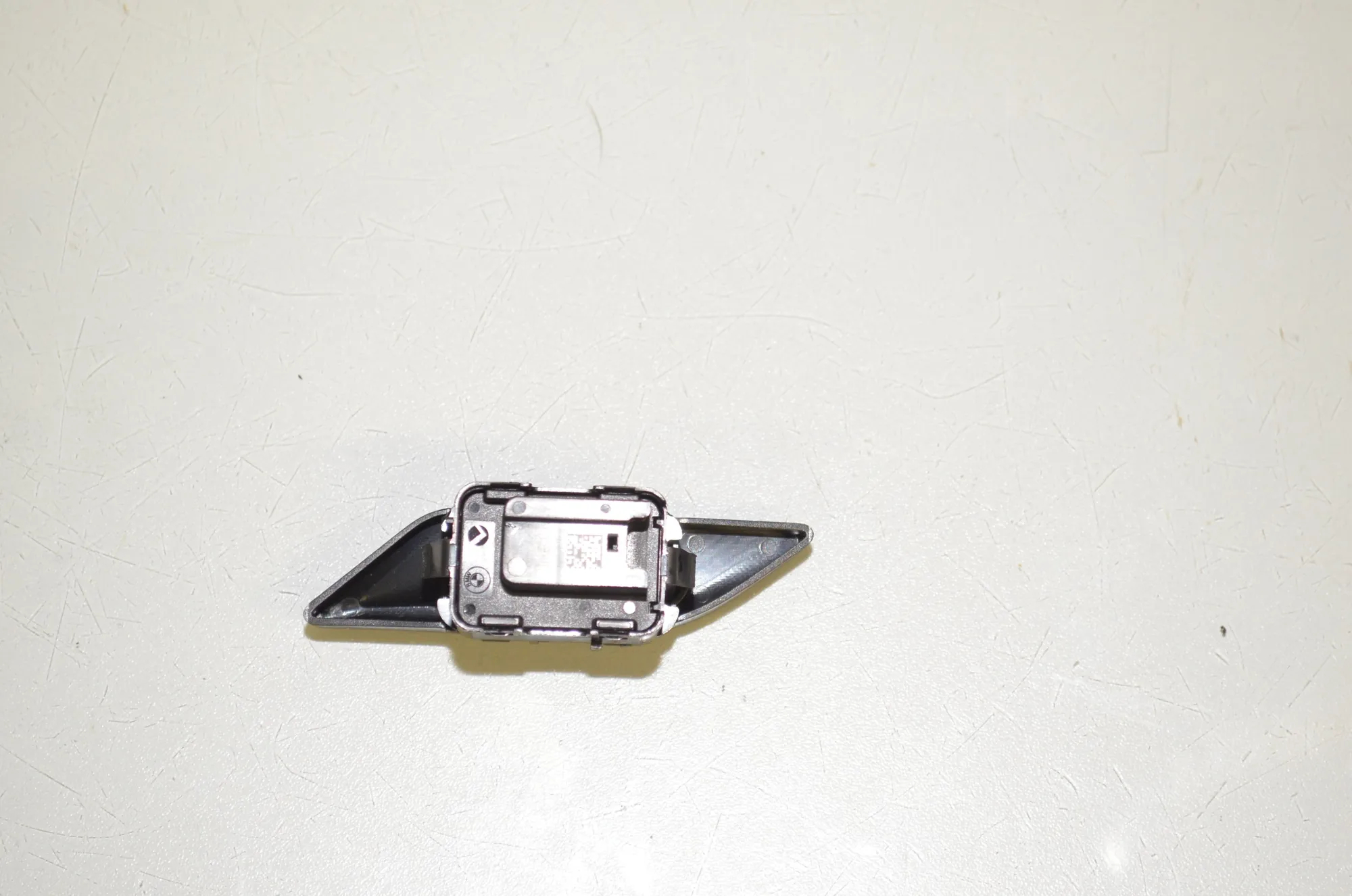 Central Locking Switch – OEM 9860545 · BMW 5 Touring (G31) (2017 - -) 520 d 2019 – 3