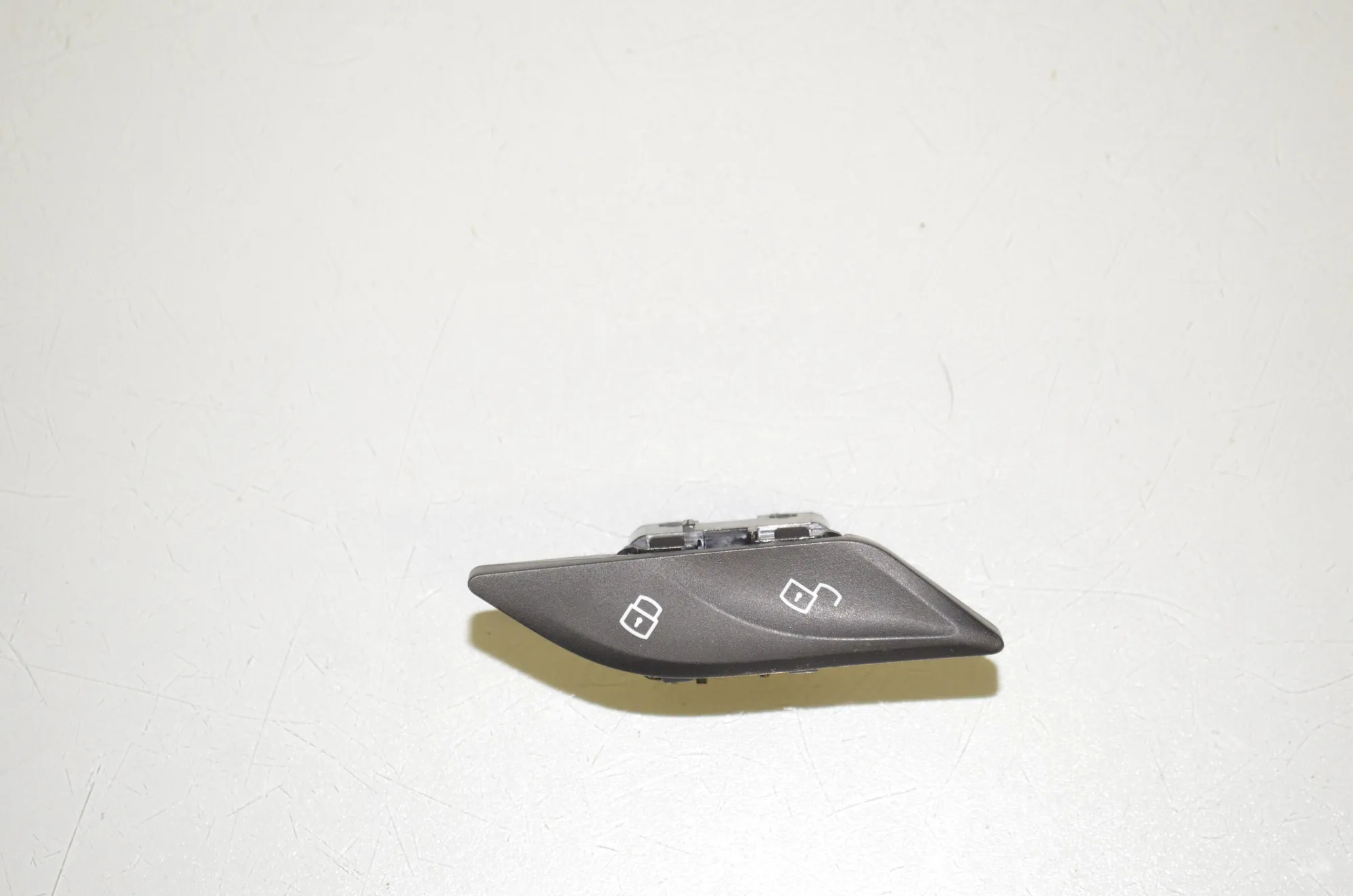 Central Locking Switch – OEM 9860545 · BMW 5 Touring (G31) (2017 - -) 520 d 2019