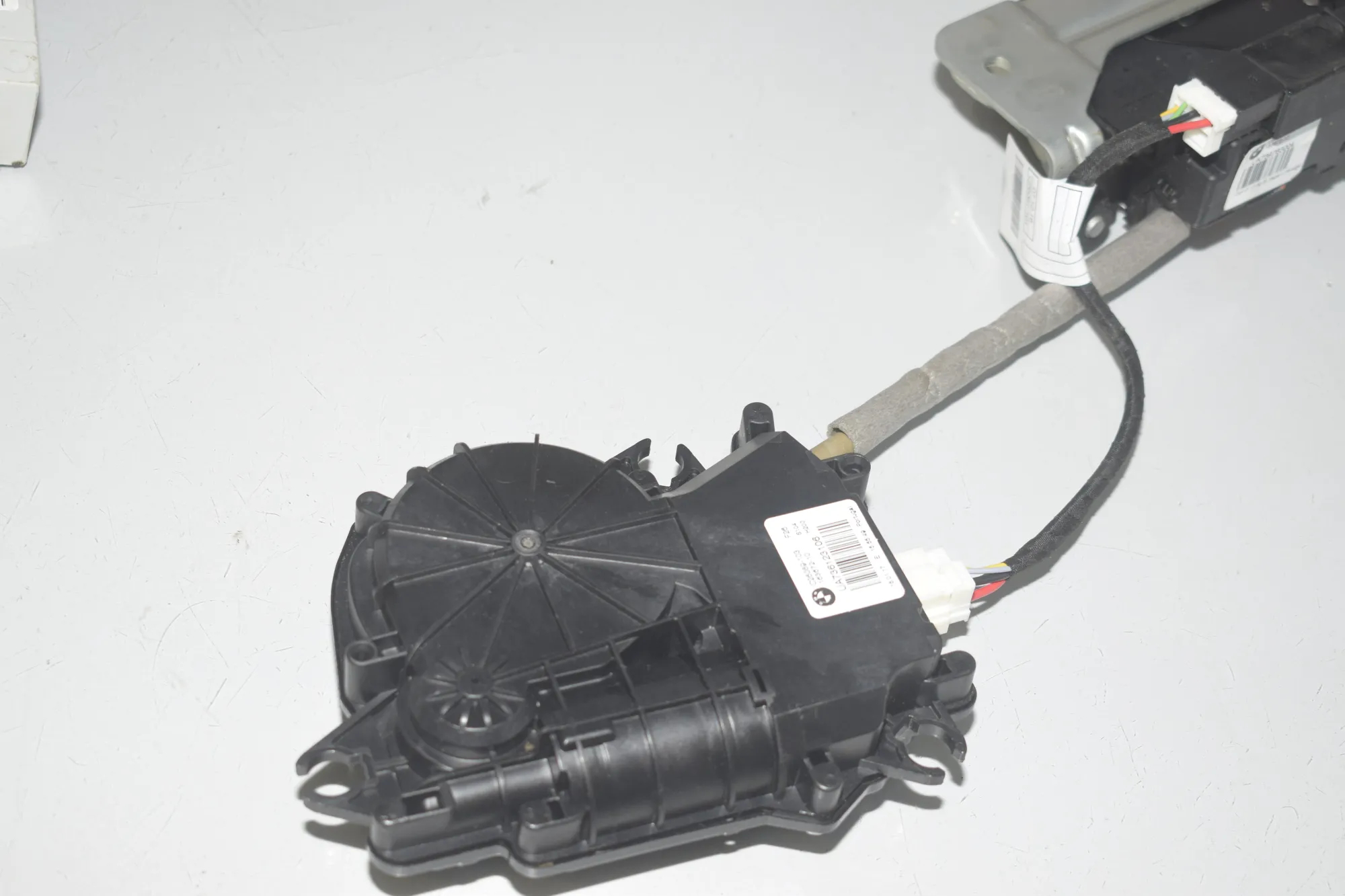 Electric Tailgate Opening Kit – OEM 9275121 · BMW X4 (F26) xDrive 30 d 2017 – 8