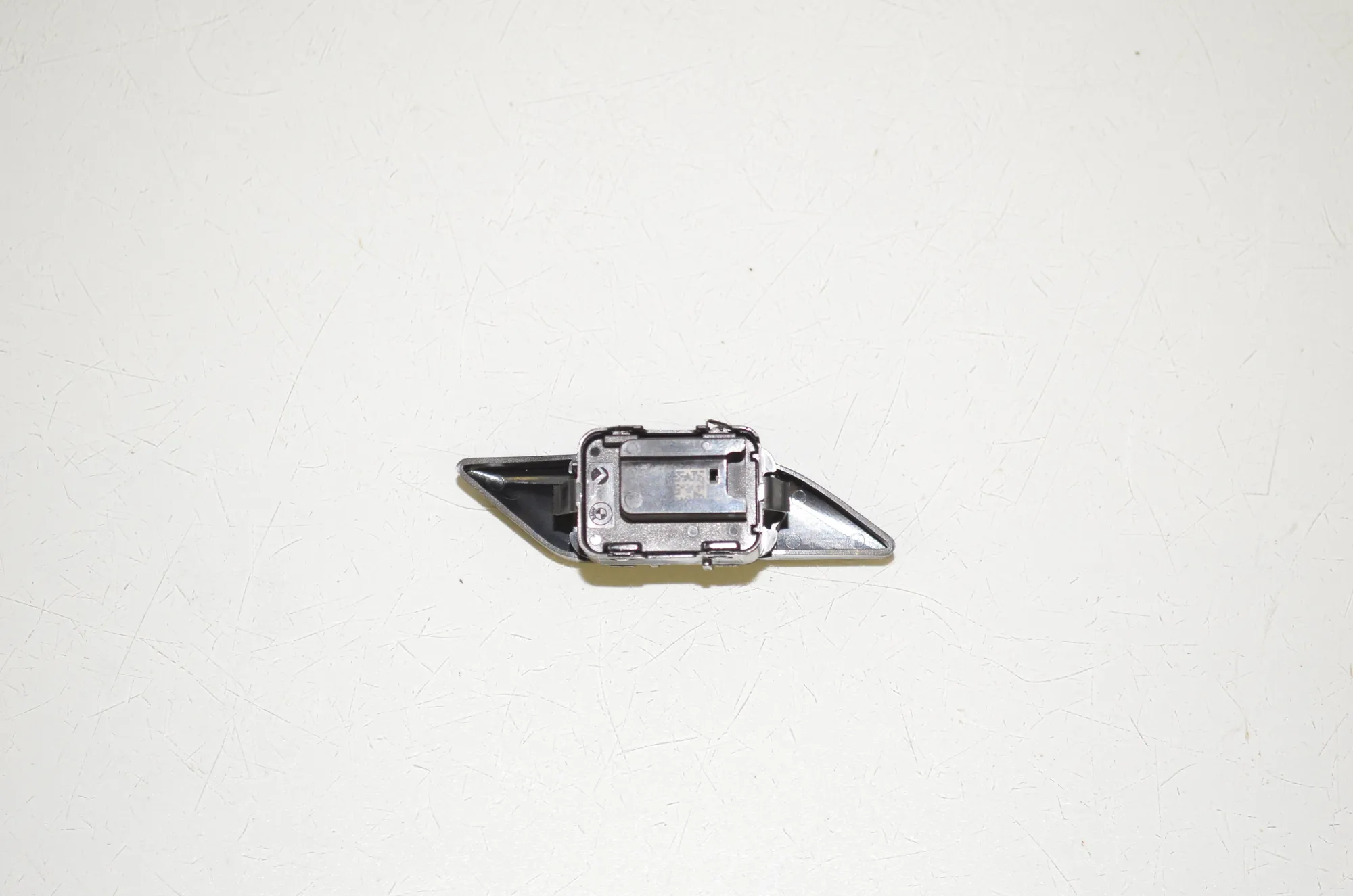 Central Locking Switch – OEM 9860546 · BMW 5 Touring (G31) (2017 - -) 520 d 2019 – 4