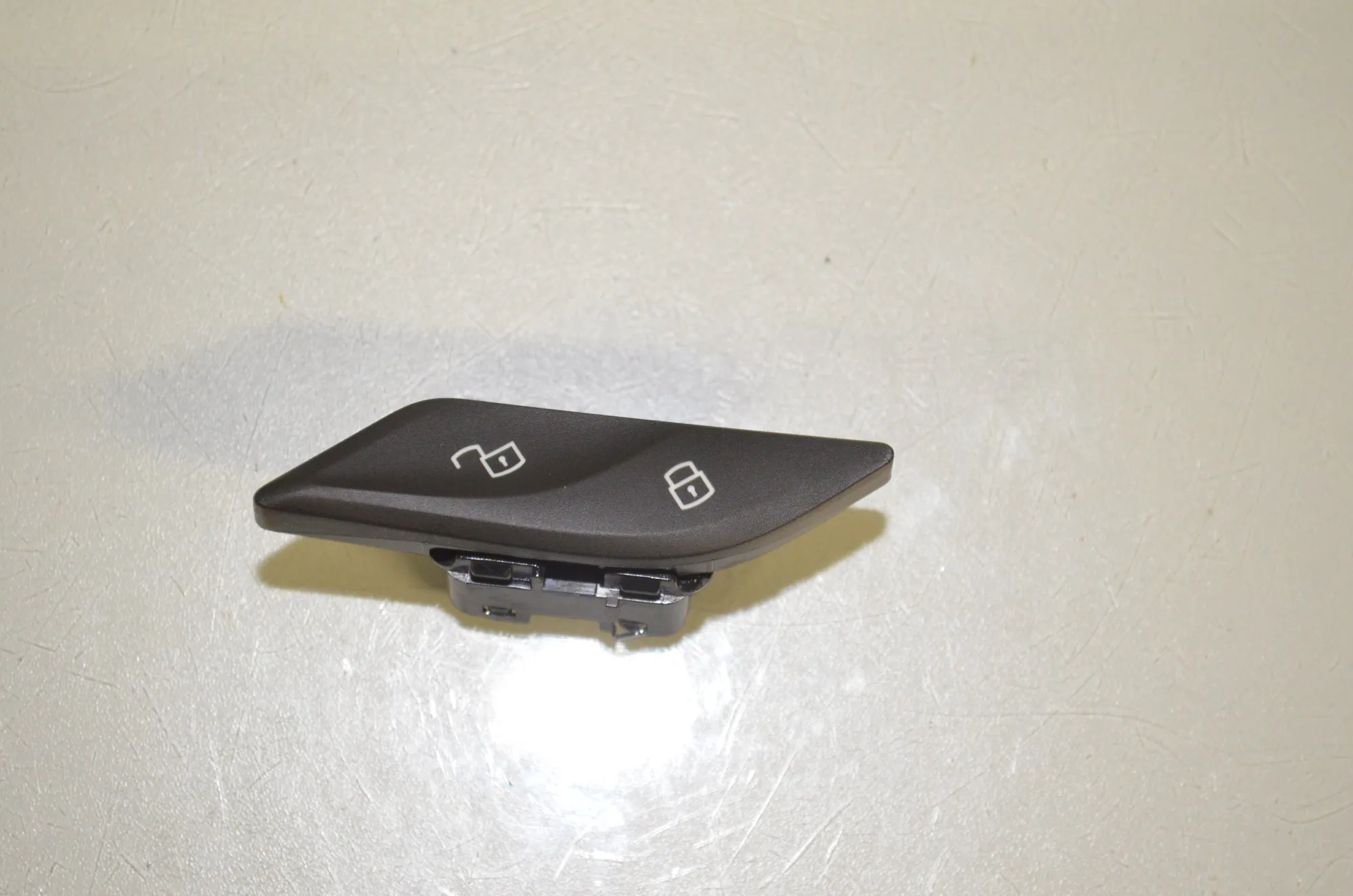 Central Locking Switch – OEM 9860546 · BMW 5 Touring (G31) (2017 - -) 520 d 2019