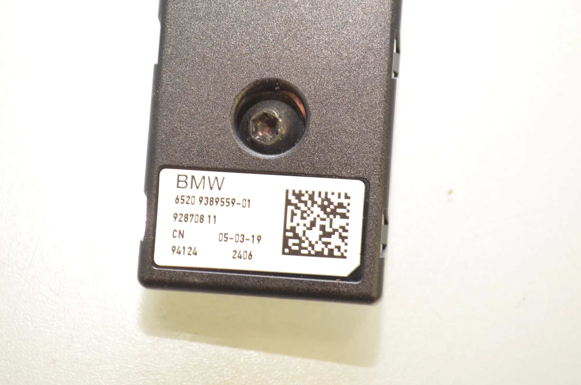 Antenna Amplifier – OEM 9389559 · BMW 5 Touring (G31) (2017 - -) 520 d 2019 – 4