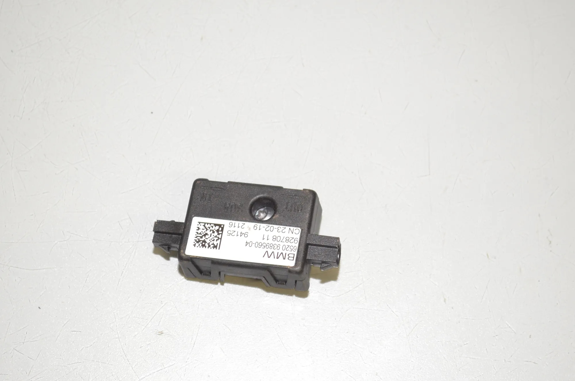Antenna Amplifier – OEM 9389560 · BMW 5 Touring (G31) (2017 - -) 520 d 2019 – 2