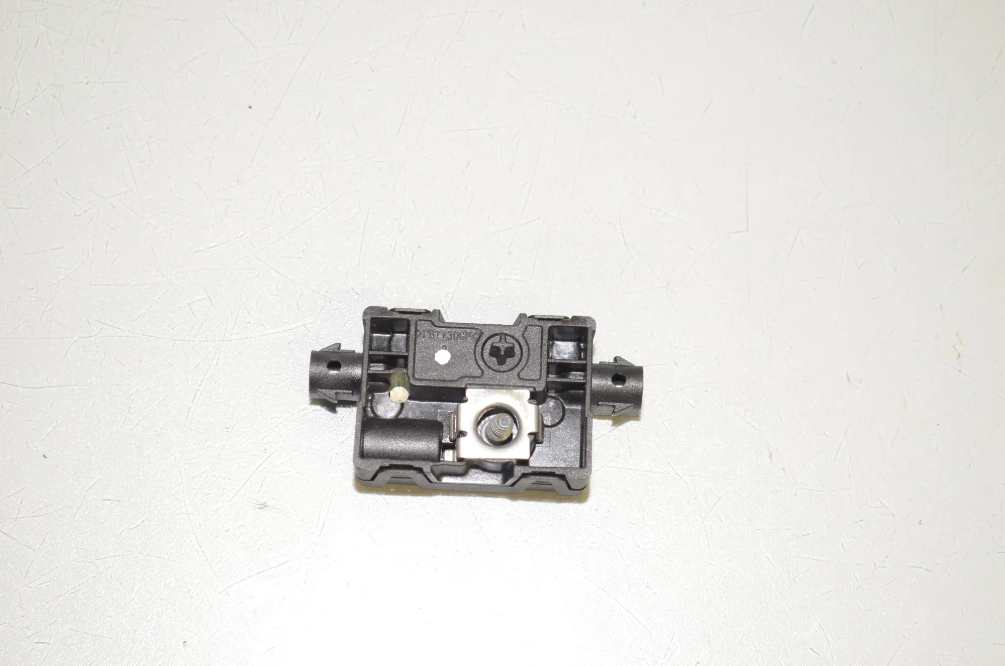 Antenna Amplifier – OEM 9389560 · BMW 5 Touring (G31) (2017 - -) 520 d 2019 – 3
