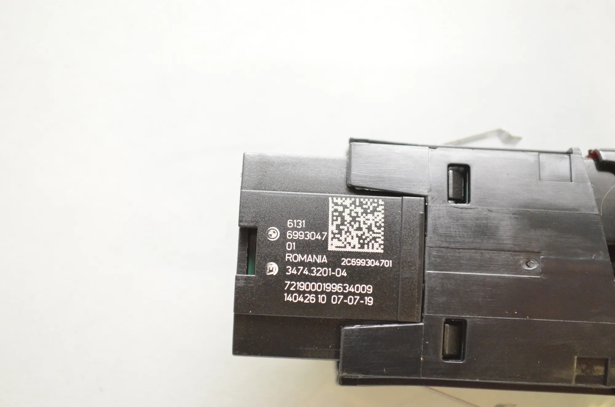 Hazard Button – OEM 6993047 · BMW 5 Touring (G31) (2017 - -) 520 d 2019 – 5