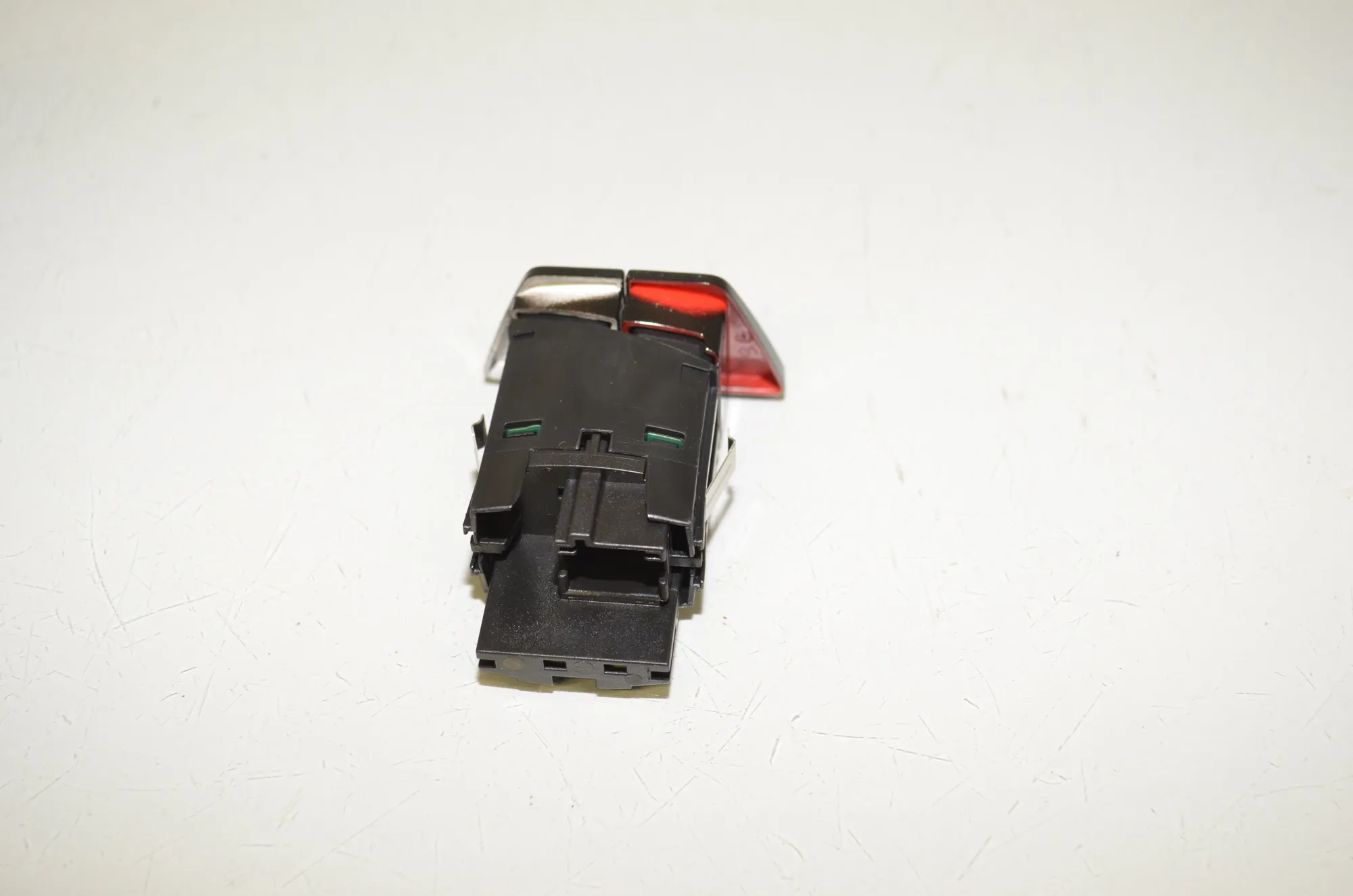Hazard Button – OEM 6993047 · BMW 5 Touring (G31) (2017 - -) 520 d 2019 – 3