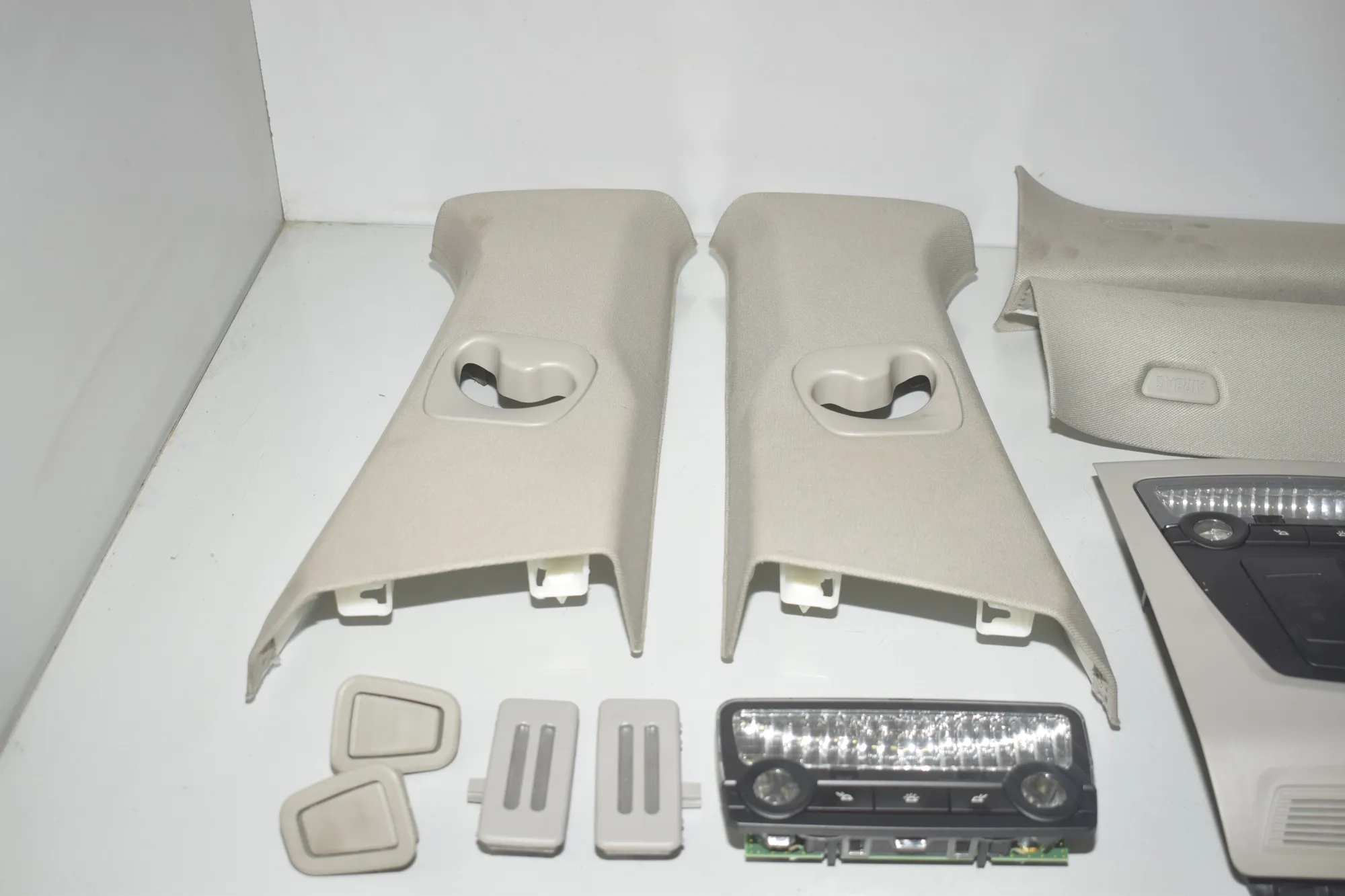Interior Side Pillars Trim Kit – OEM 7337605 · BMW X4 (F26) xDrive 30 d 2017 – 5