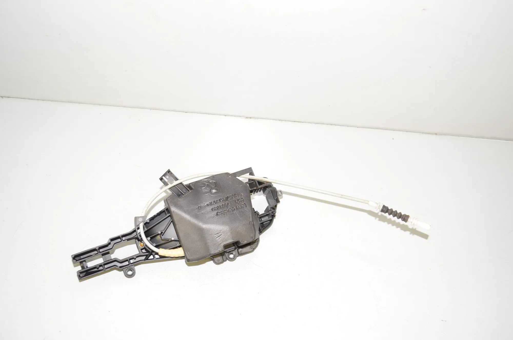 Front Right Door Interior Handle Frame – OEM 7331740 · BMW X4 (F26) xDrive 30 d 2017 – 3