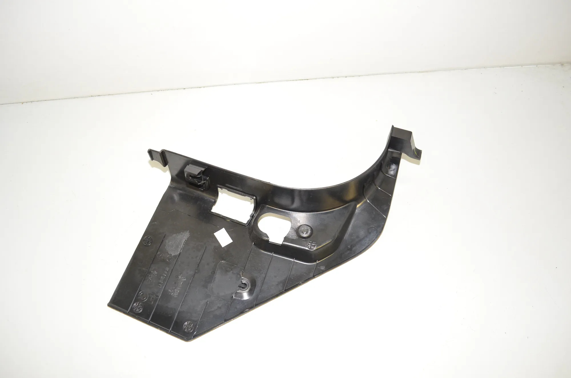 Front Left Interior Step Trim – OEM 9175043 · BMW X4 (F26) xDrive 30 d 2017 – 3