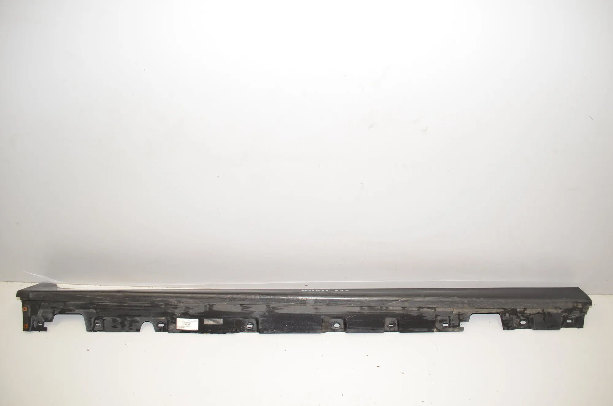 Right Side Plastic Sideskirt Cover – OEM 7184774 · BMW 5 Touring (F11) 525 d 2010 – 2
