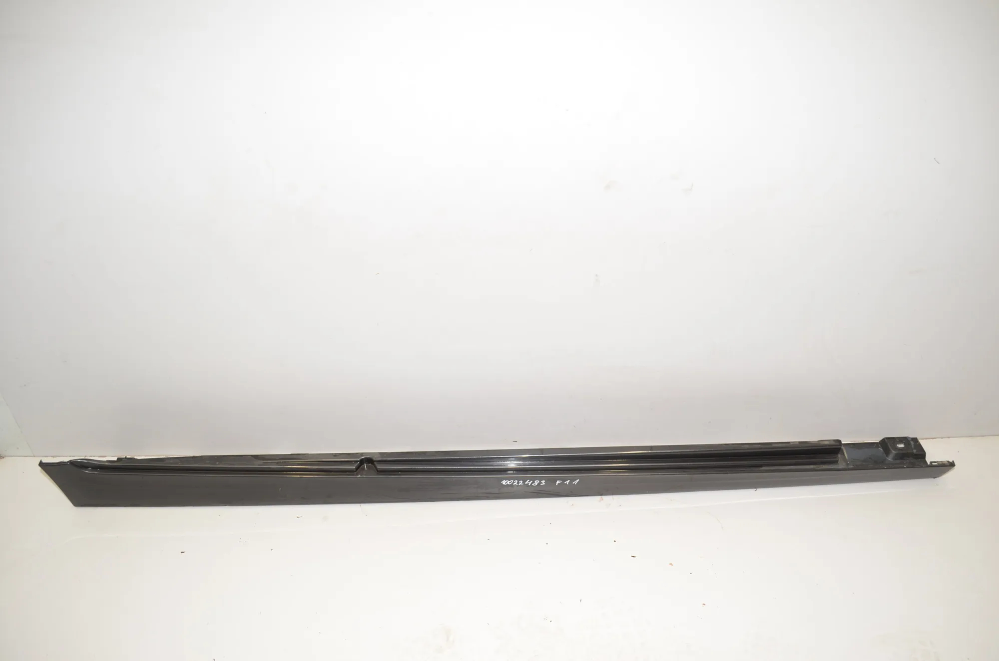 Right Side Plastic Sideskirt Cover – OEM 7184774 · BMW 5 Touring (F11) 525 d 2010 – 4