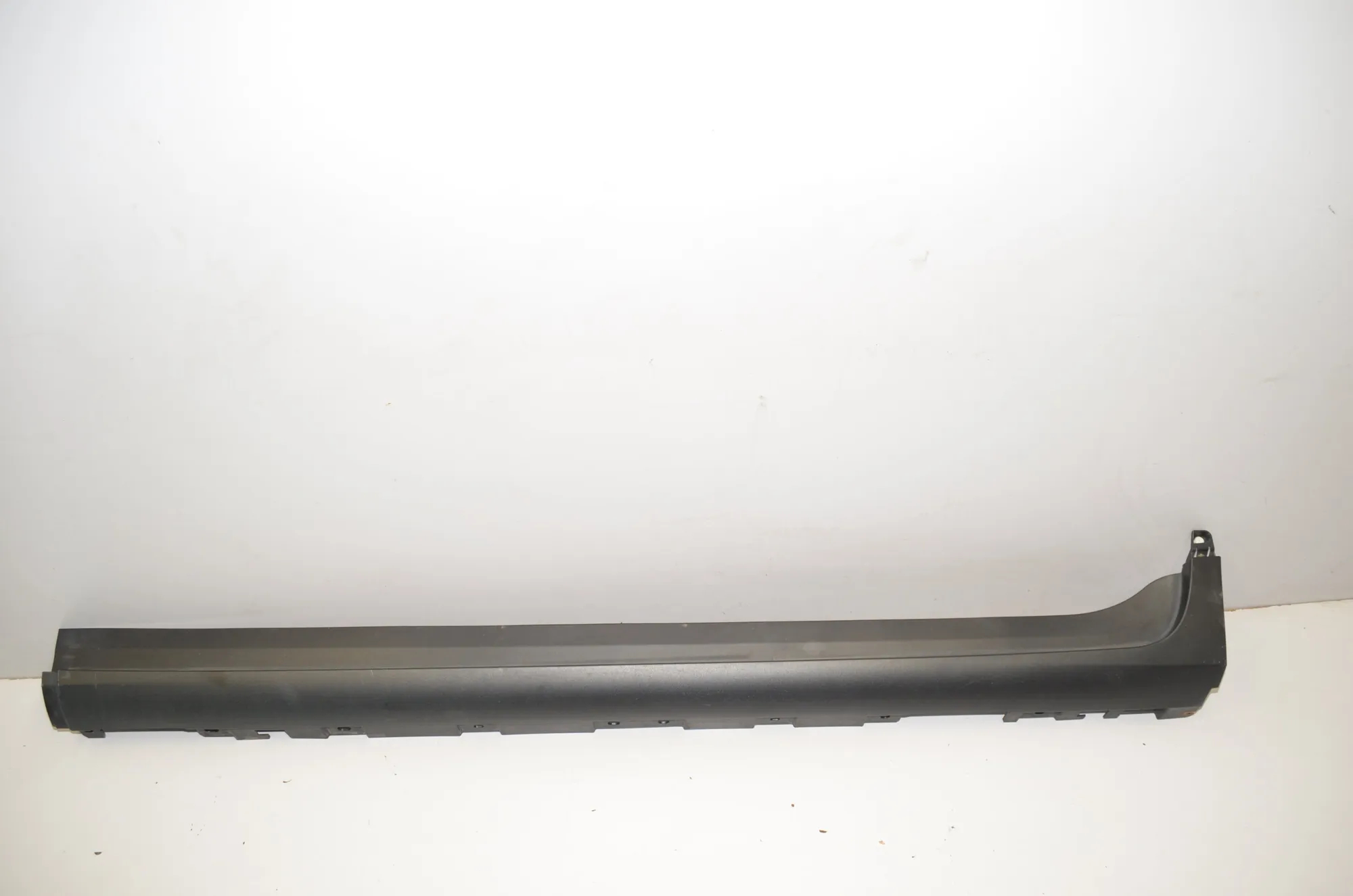 Left Side Plastic Sideskirt Cover – OEM 7210079 · BMW X4 (F26) xDrive 30 d 2017
