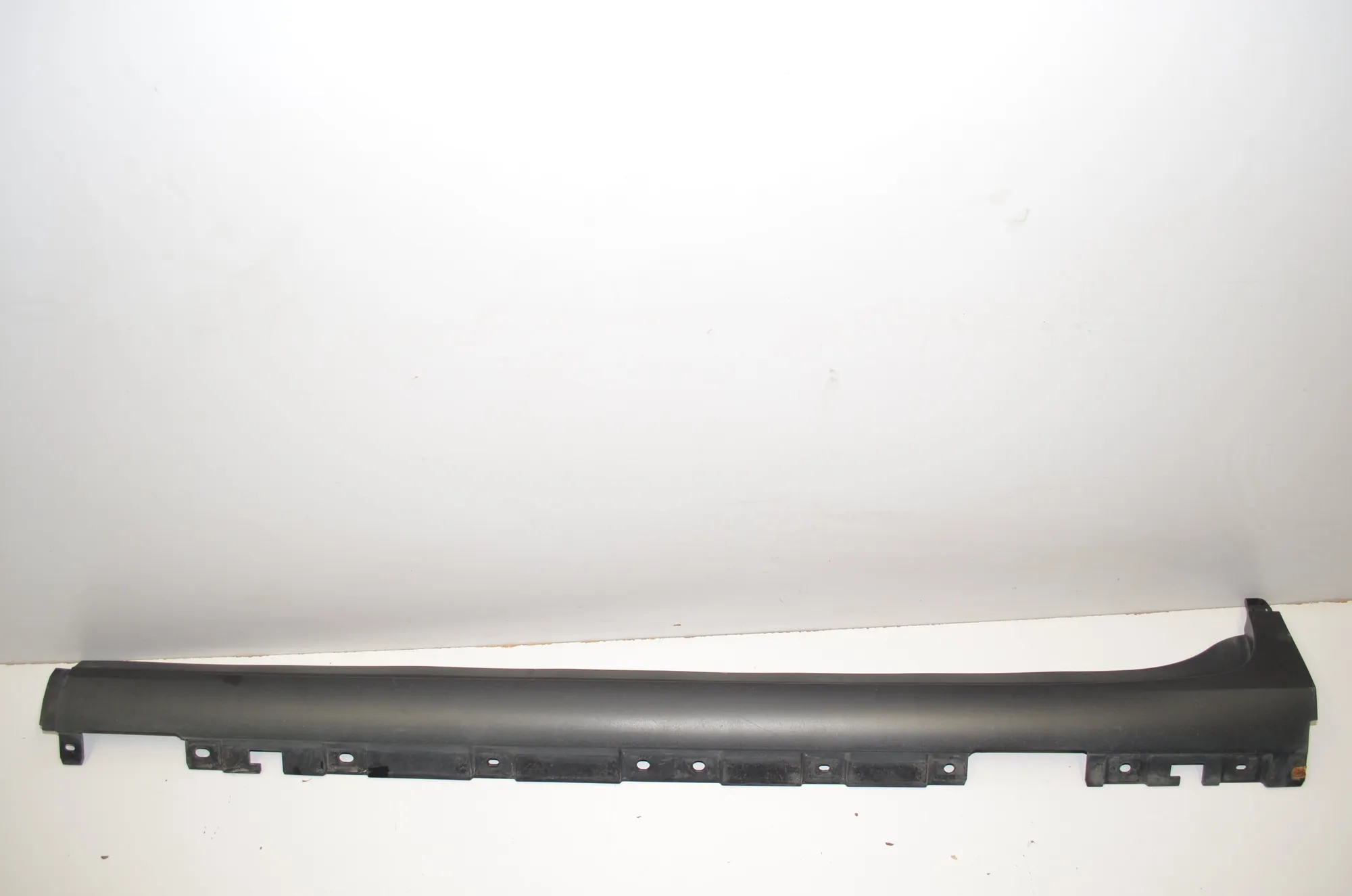 Left Side Plastic Sideskirt Cover – OEM 7210079 · BMW X4 (F26) xDrive 30 d 2017 – 2