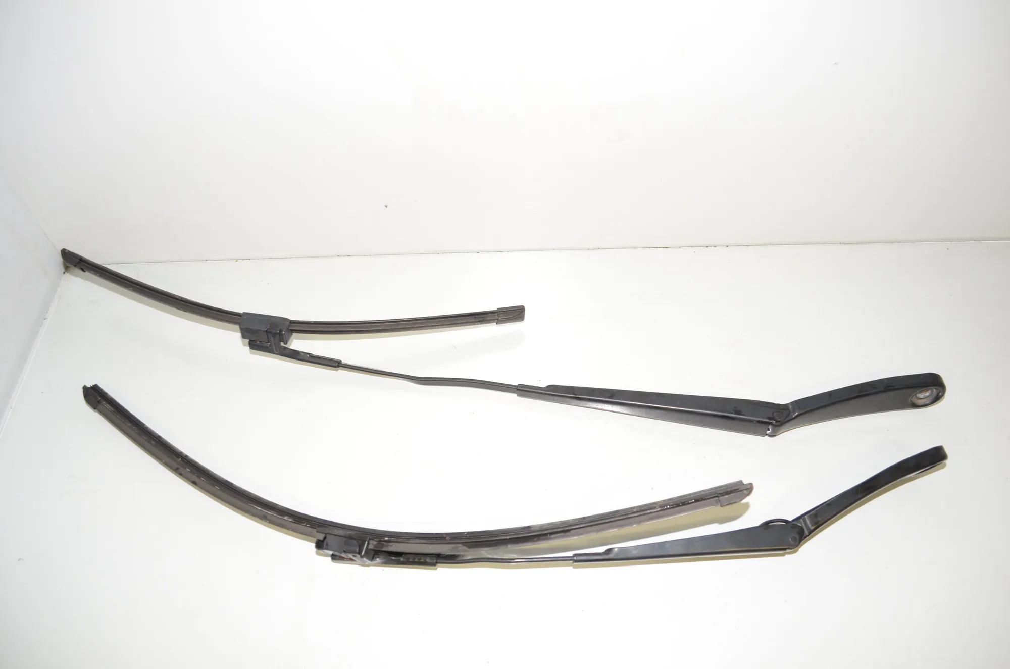 Front Wiper Arms – OEM 7213271 · BMW X4 (F26) xDrive 30 d 2017