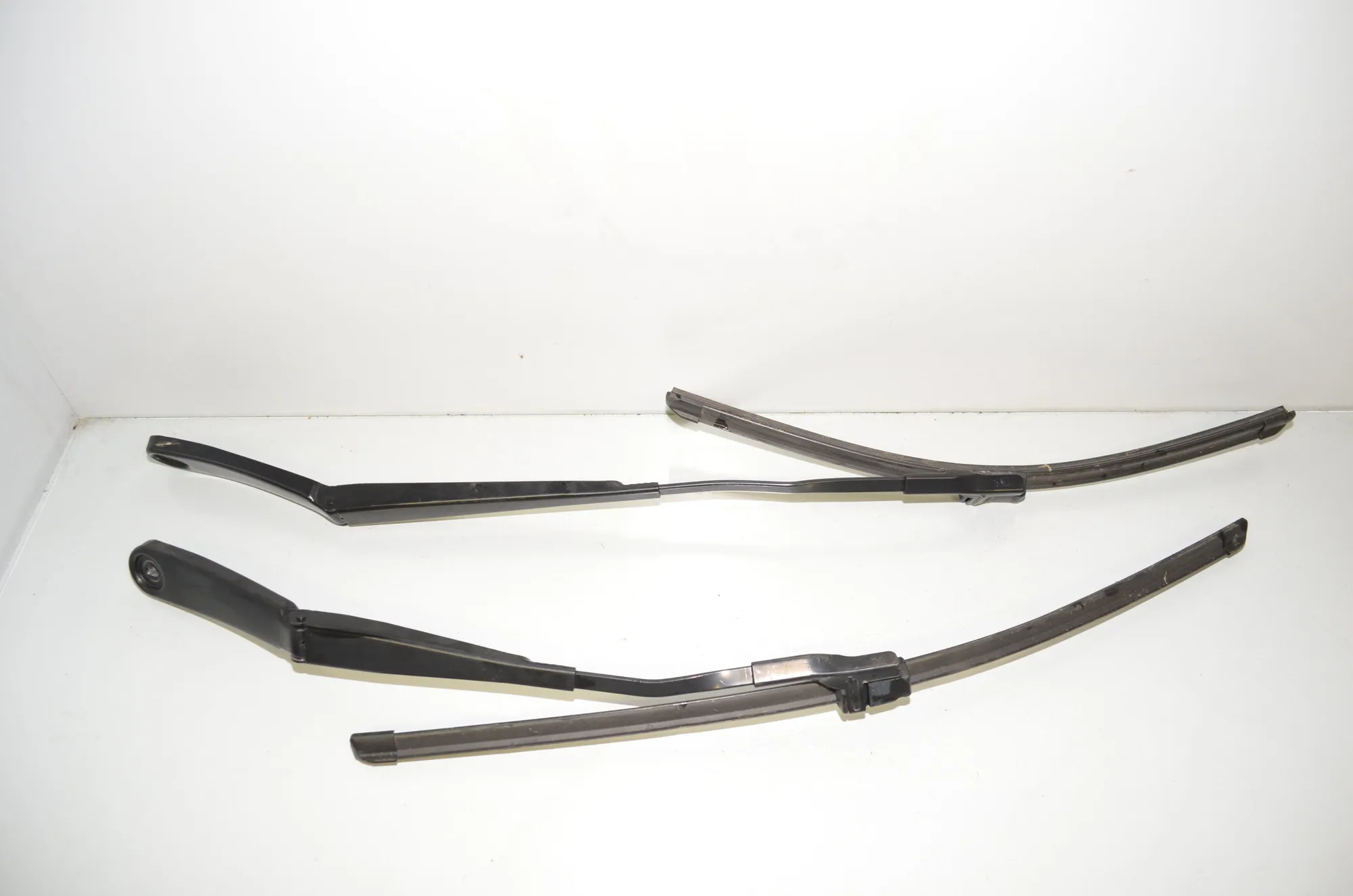 Front Wiper Arms – OEM 7213271 · BMW X4 (F26) xDrive 30 d 2017 – 6