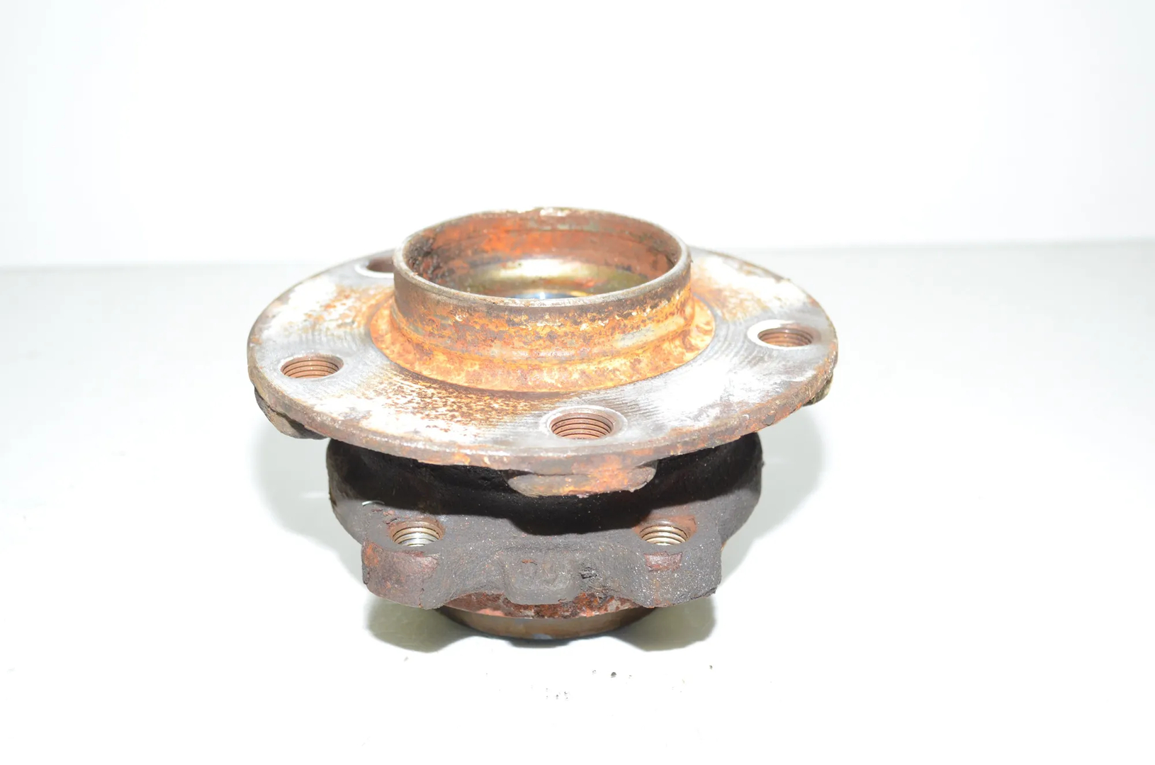 Front Left Wheel Bearing – OEM 6868480 · BMW X4 (F26) xDrive 30 d 2017 – 2