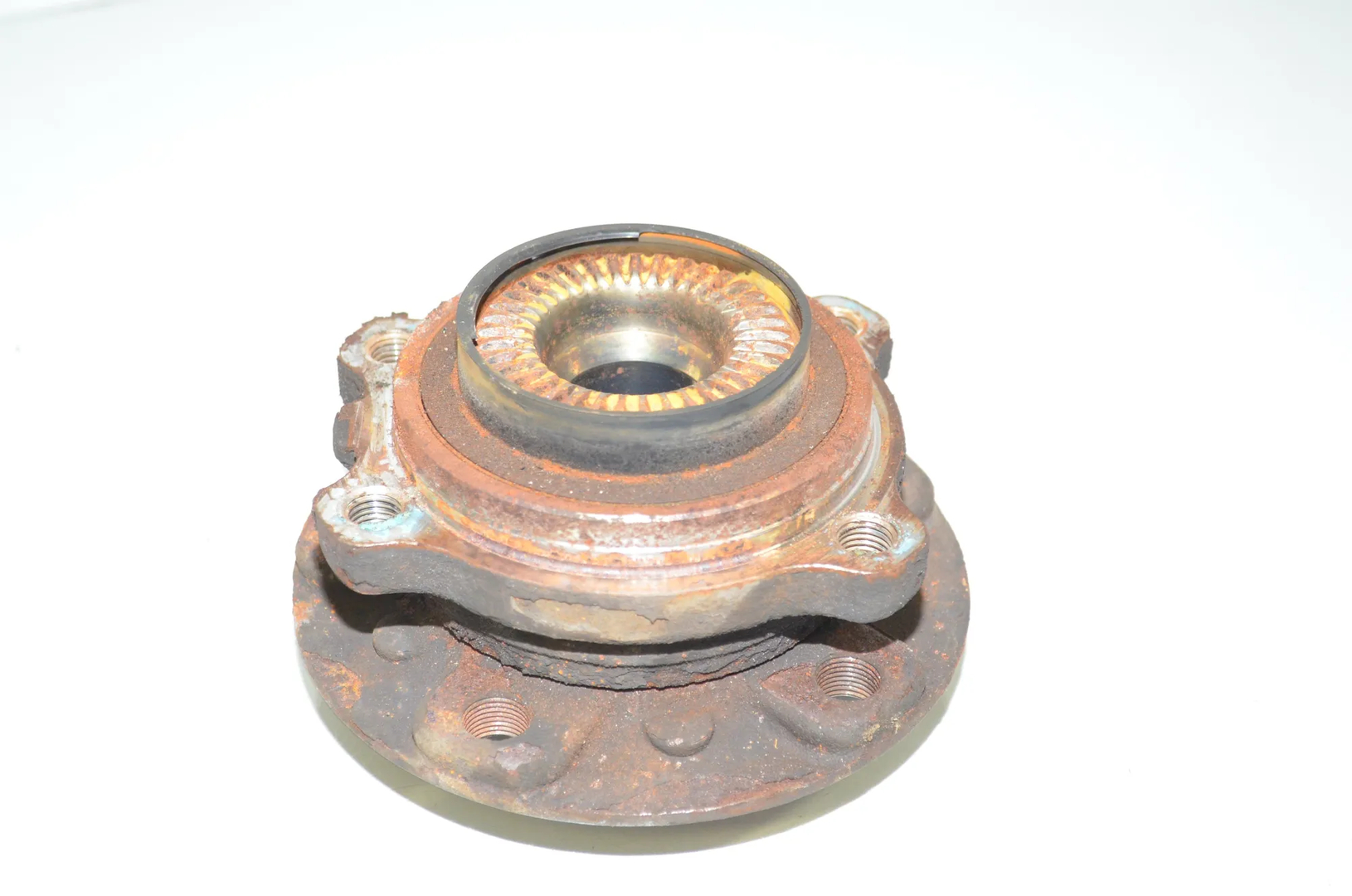 Front Left Wheel Bearing – OEM 6868480 · BMW X4 (F26) xDrive 30 d 2017 – 4