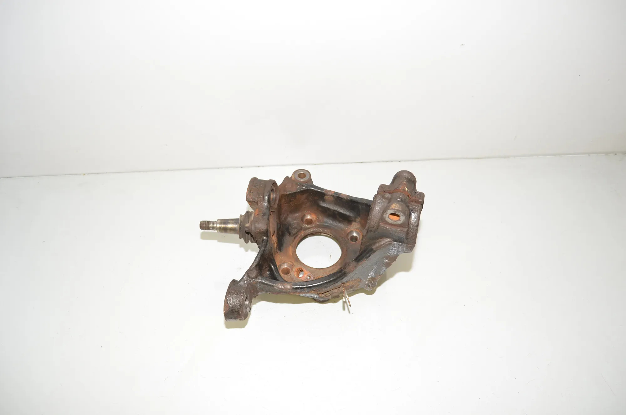 Front Left Wheel Hub – OEM 6855953 · BMW X4 (F26) xDrive 30 d 2017 – 4