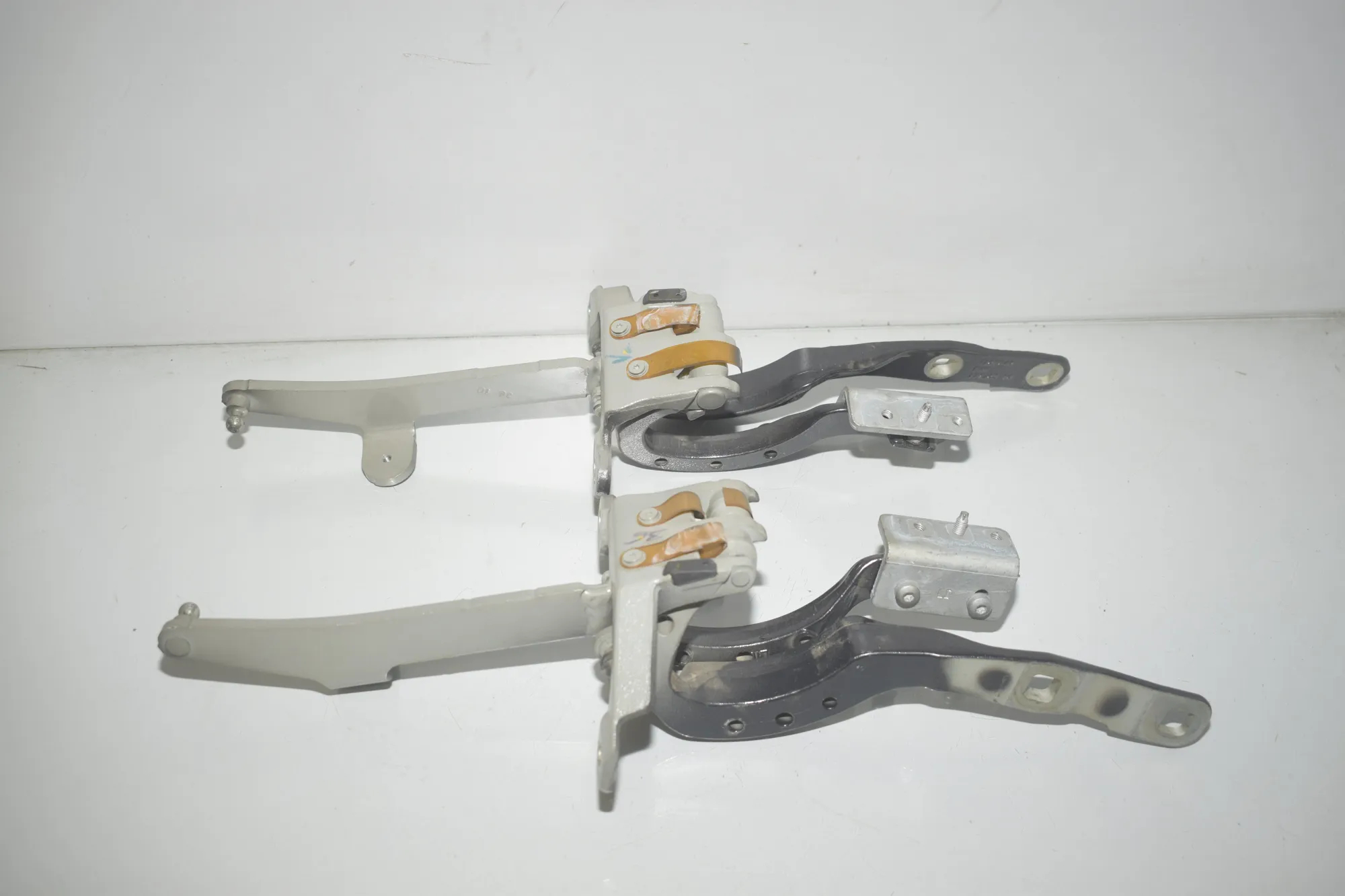 Left Side Bootlid Hinge – OEM 7206640 · BMW 5 Touring (F11) 525 d 2010 – 3