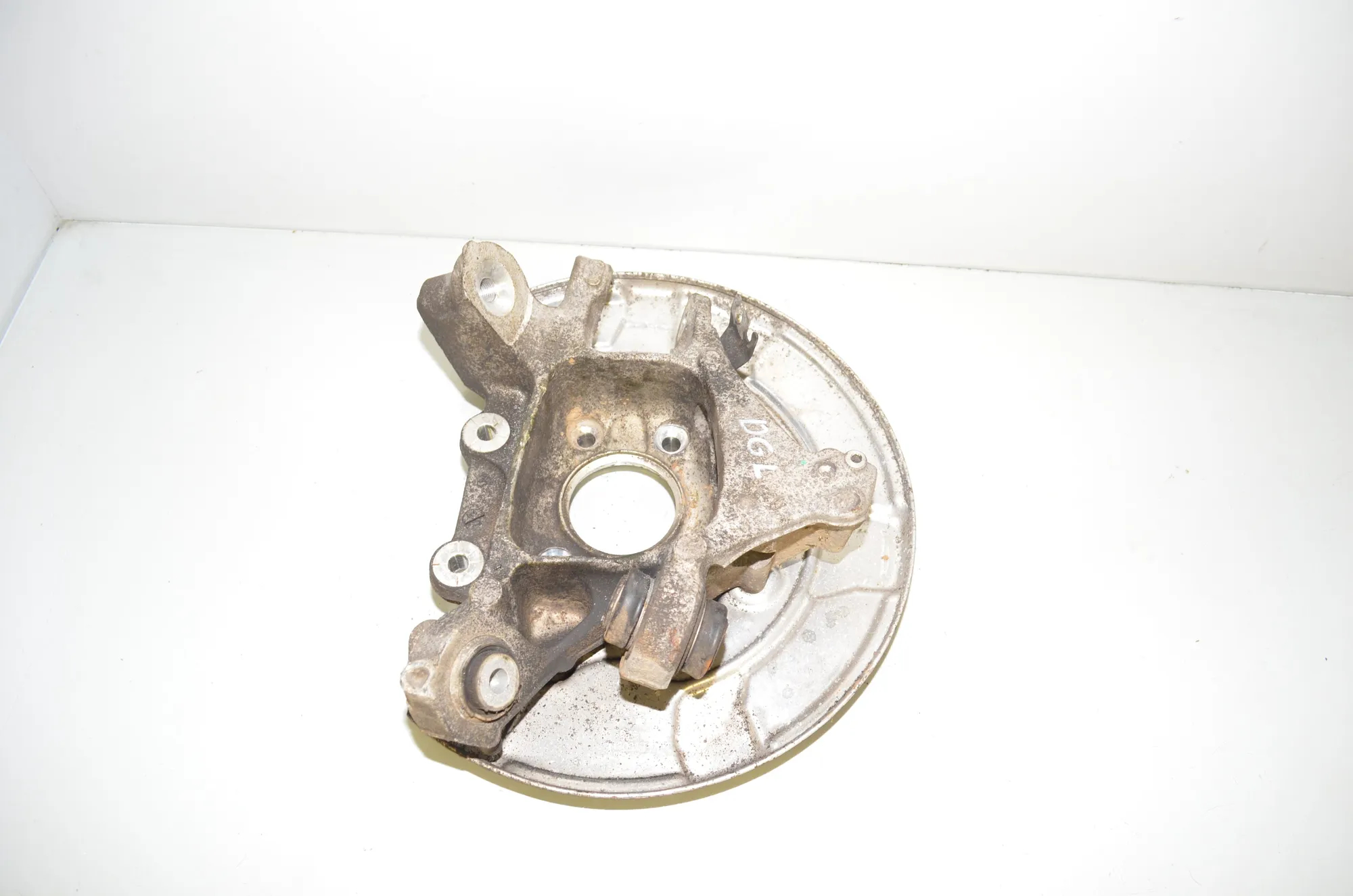 Rear Right Wheel Hub – OEM 6861138 · BMW 5 Touring (G31) (2017 - -) 520 d 2019 – 3